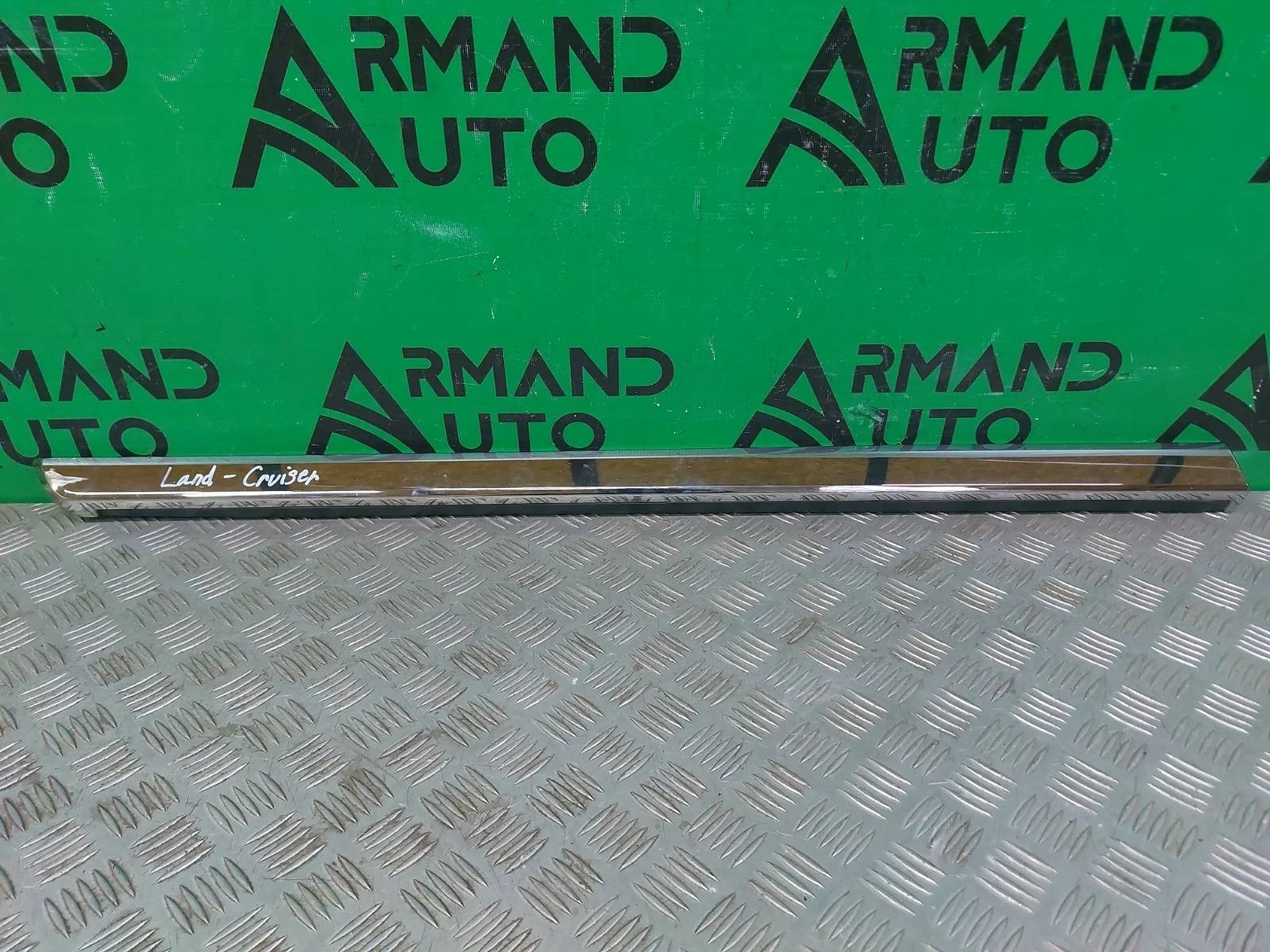 Молдинг двери Toyota Land Cruiser 2015-2021 200