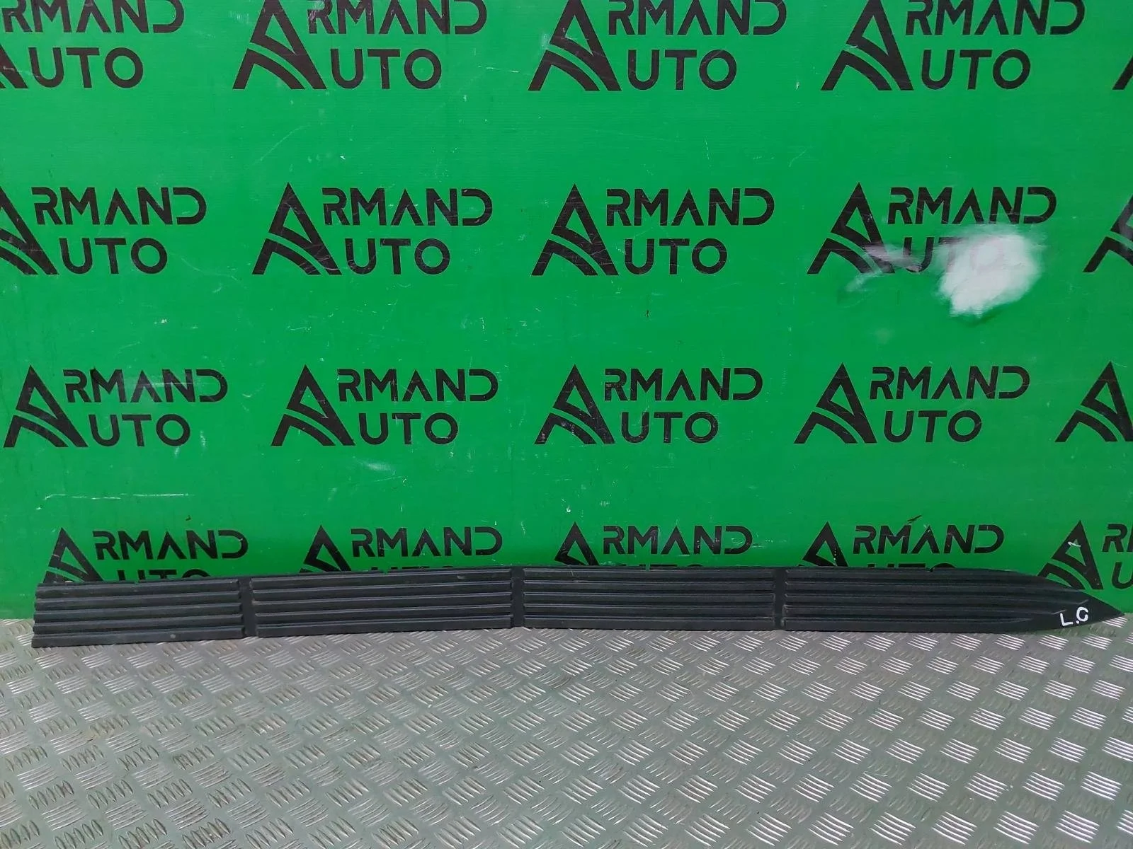 Накладка подножки Toyota Land Cruiser 2012-2021 200