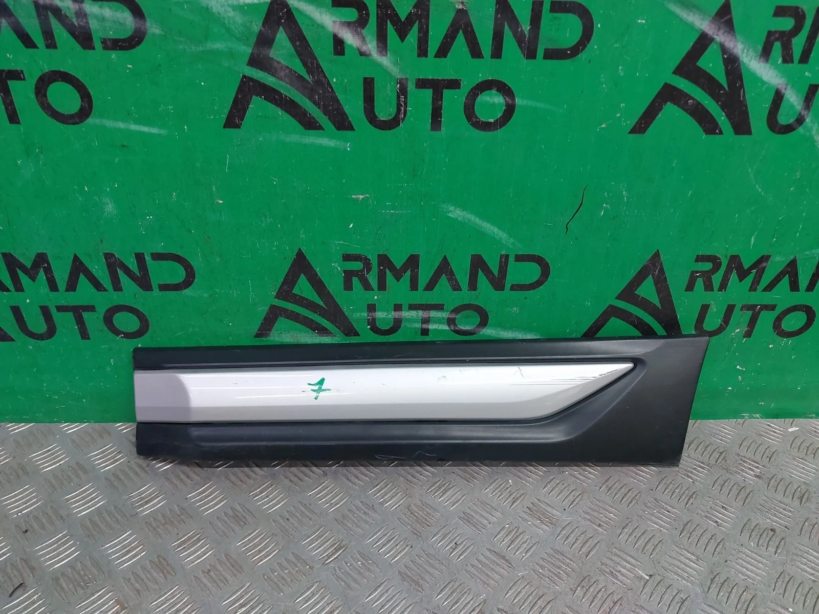 Молдинг двери Mitsubishi Outlander 2015-нв 3