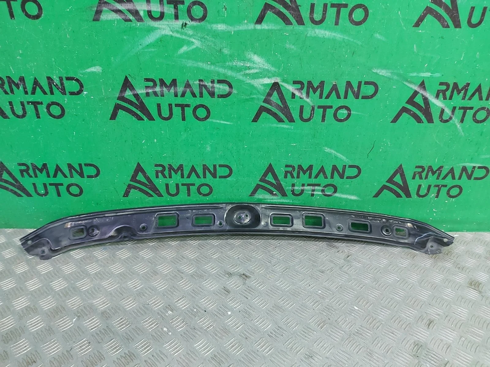 Усилитель бампера верхний Toyota Land Cruiser 2015-2021 200