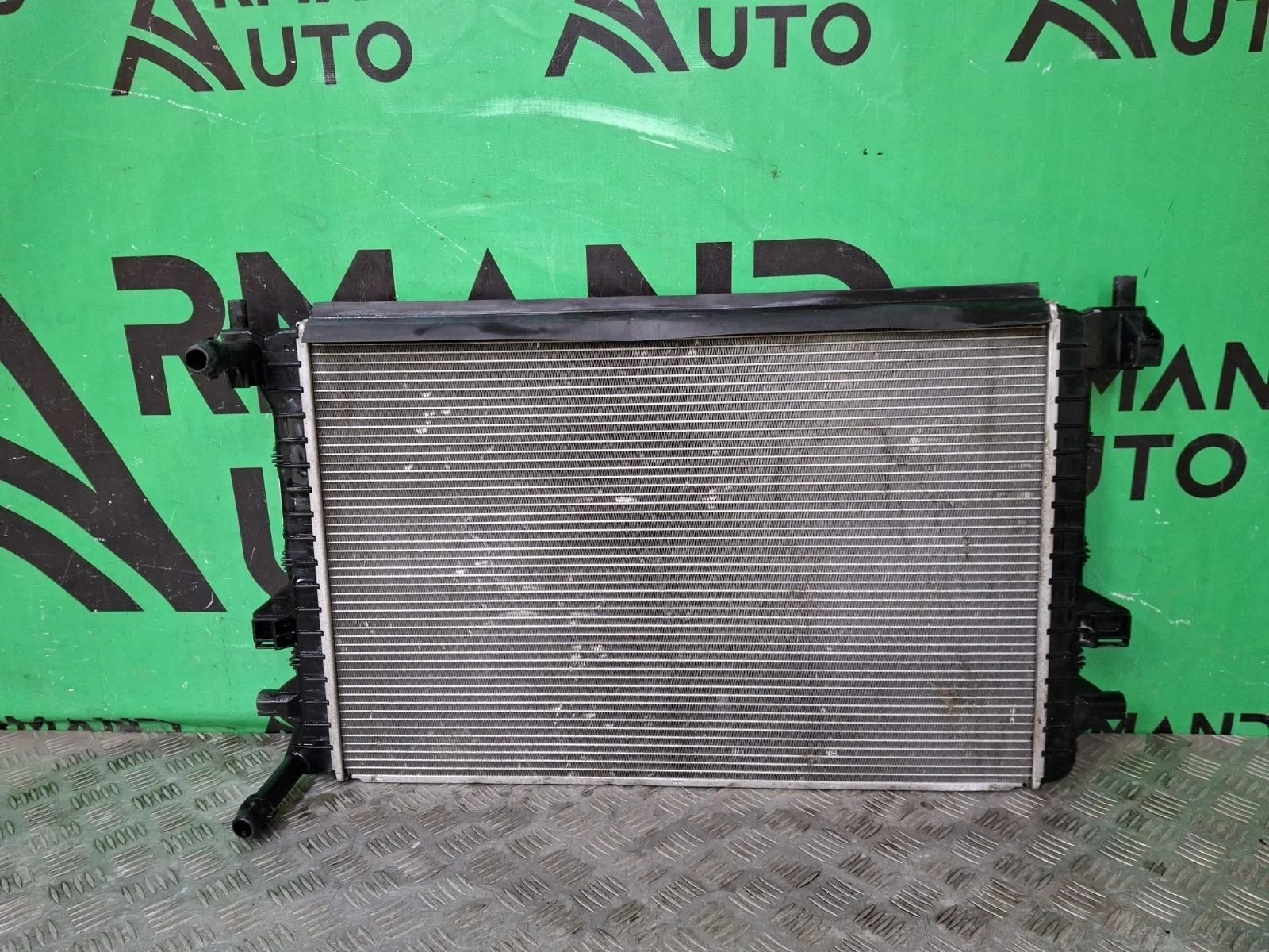Радиатор двс дополнительный Skoda Octavia 2013-2020 A7 (5E)