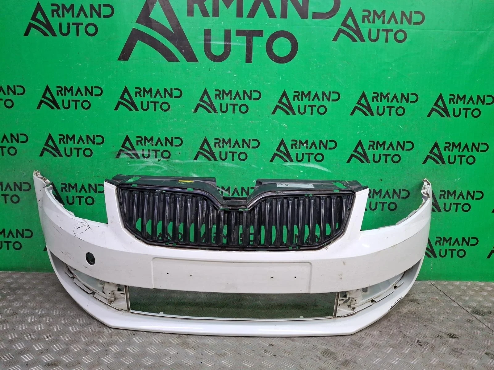 Бампер Skoda Octavia 2013-2017 A7 (5E)