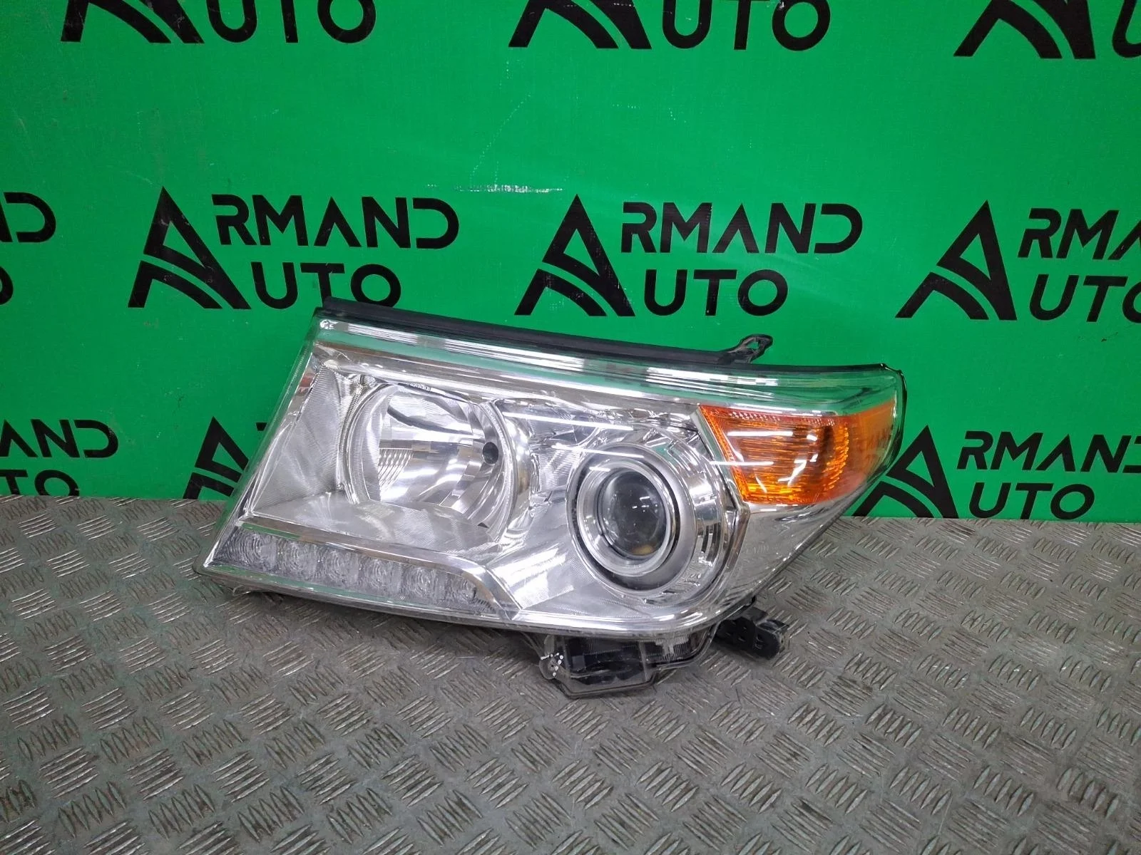 Фара Toyota Land Cruiser 2012-2015 200