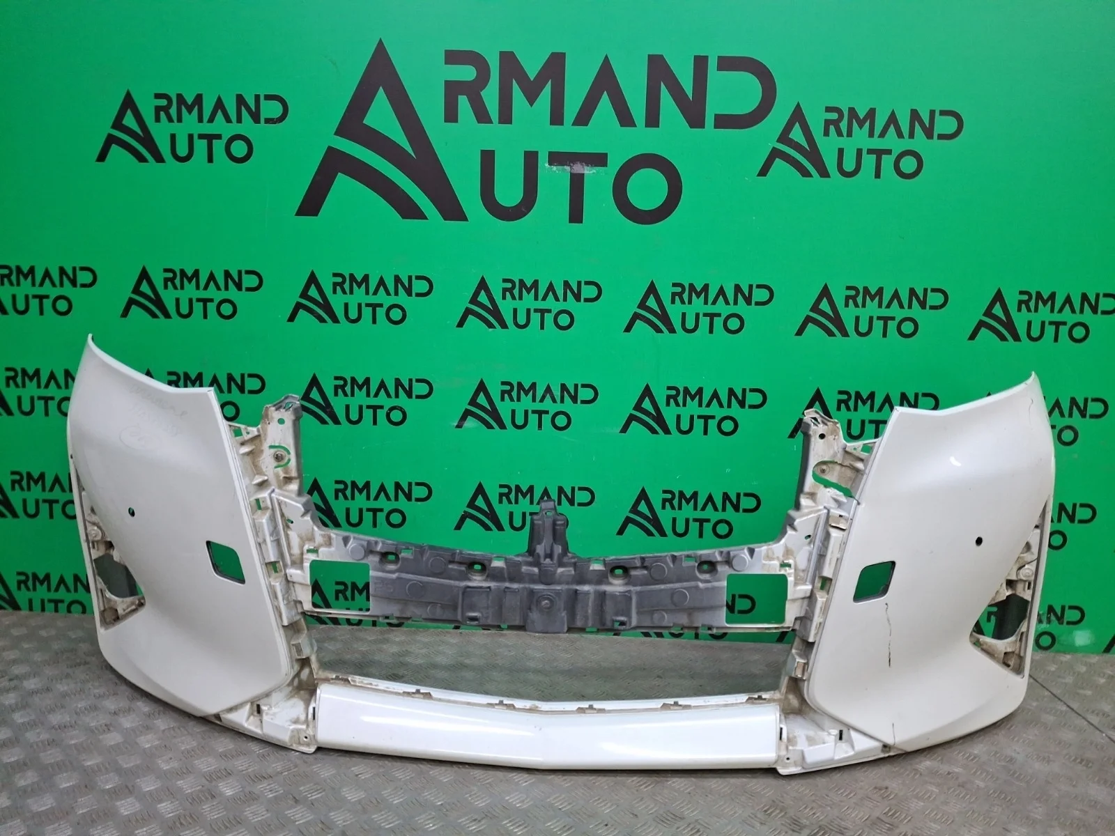 Бампер Toyota Alphard 2017-нв 3
