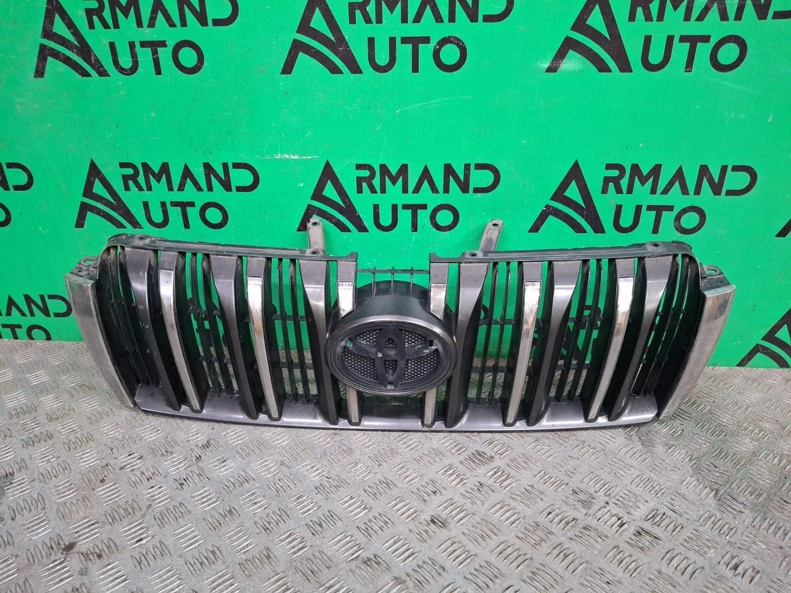 Решетка радиатора Toyota Land Cruiser Prado 2009-2013 150