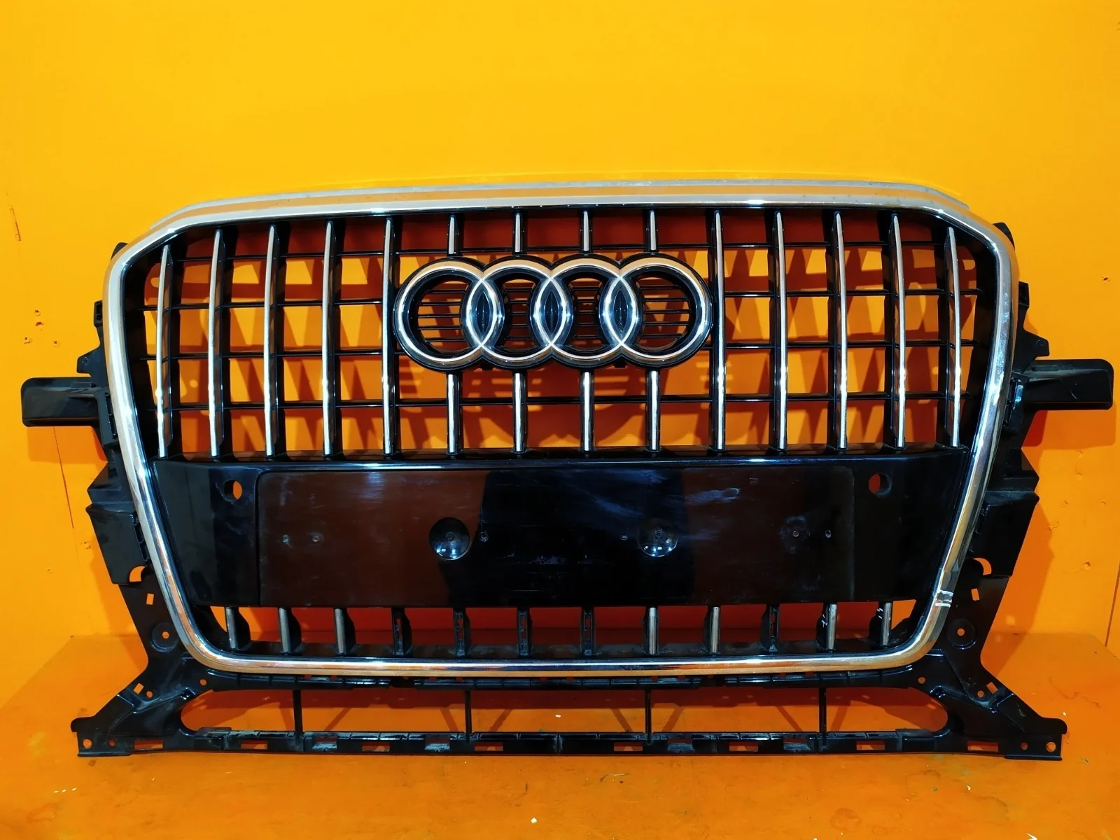 Решетка радиатора Audi Q5 2012-2017 8R