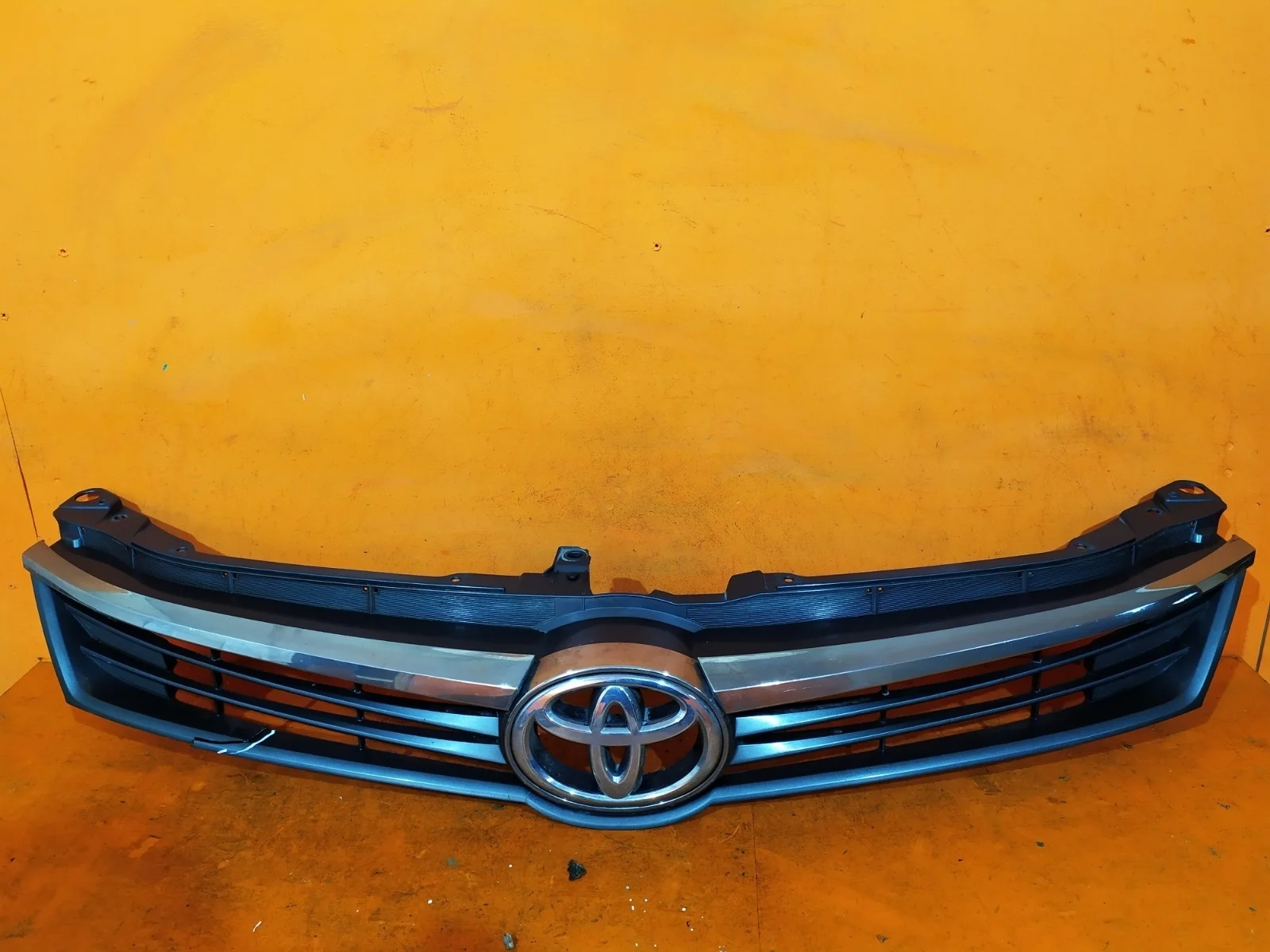 Решетка радиатора Toyota Camry 2014-2017 XV50