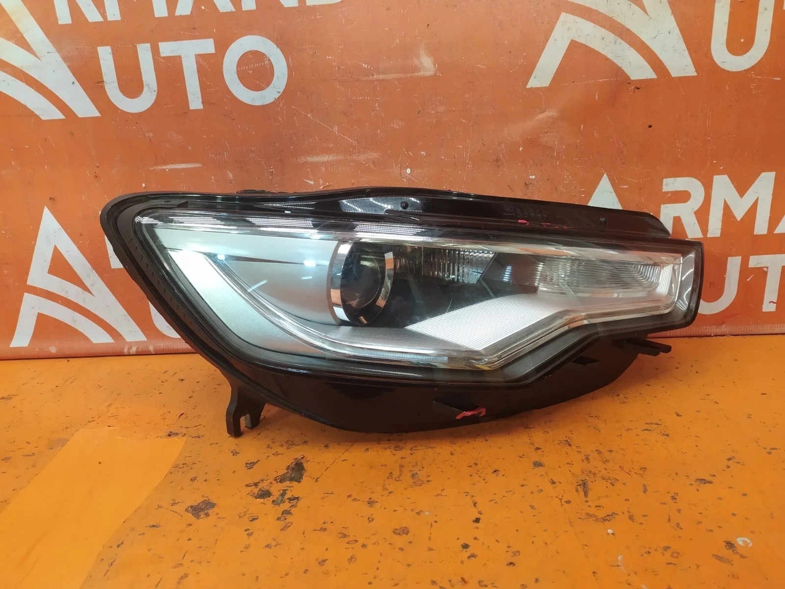 Фара Audi A6 2011-2014 C7