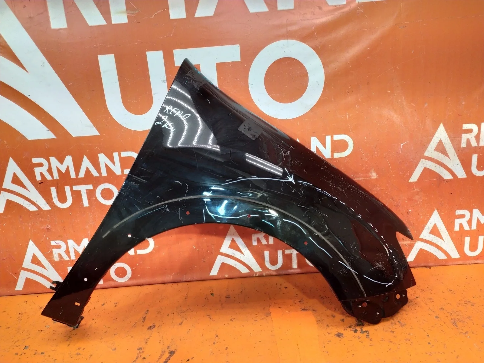 Крыло Renault Sandero 2013-2022