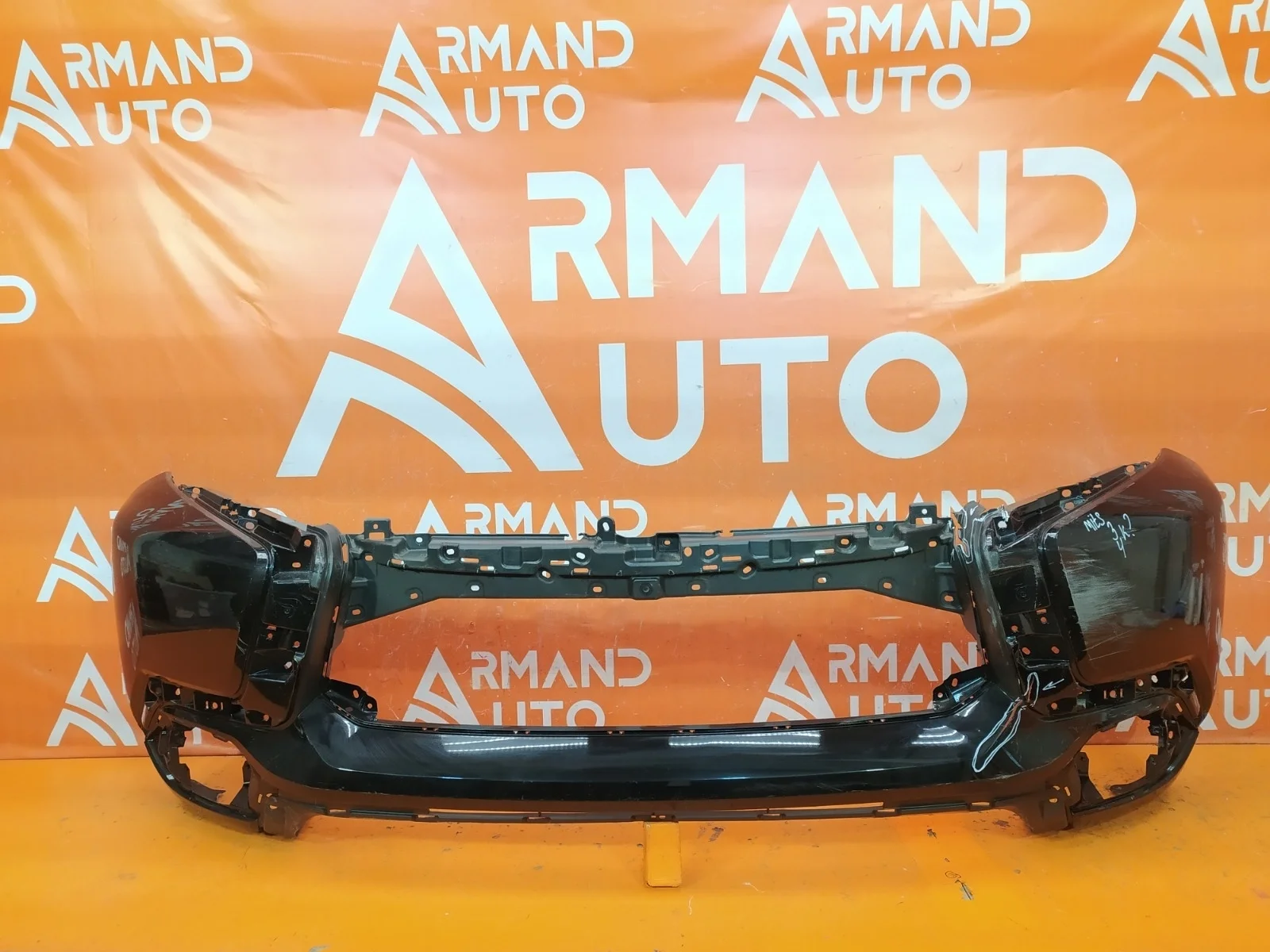 Бампер Mitsubishi Pajero Sport 2015-2021 3