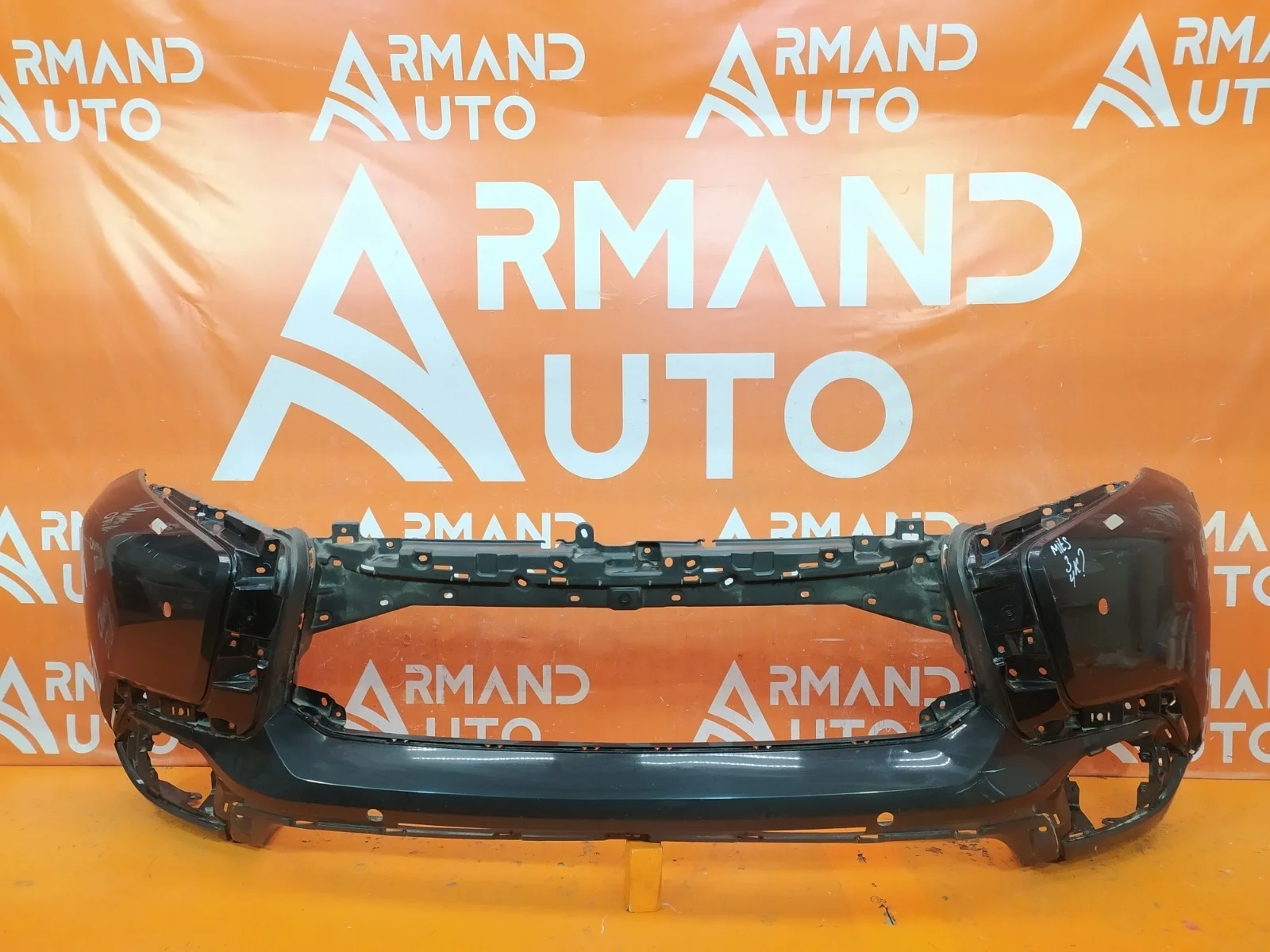 Бампер Mitsubishi Pajero Sport 2015-2021 3