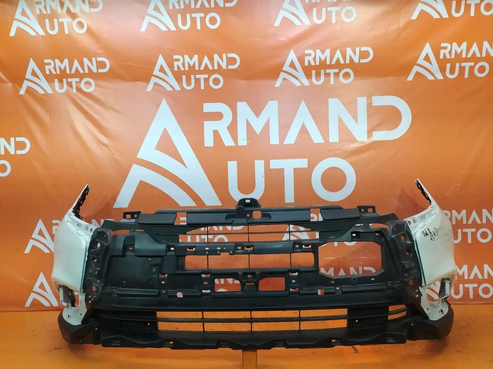Бампер Mitsubishi Outlander 2015-2018 3