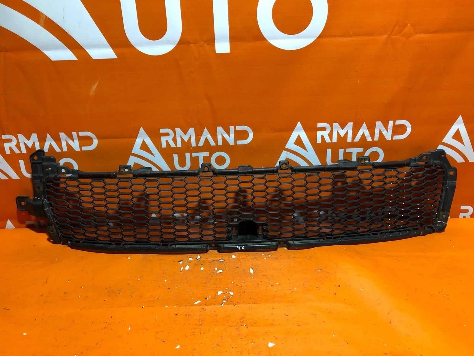 Решетка бампера Mitsubishi Outlander 2009-2013 XL