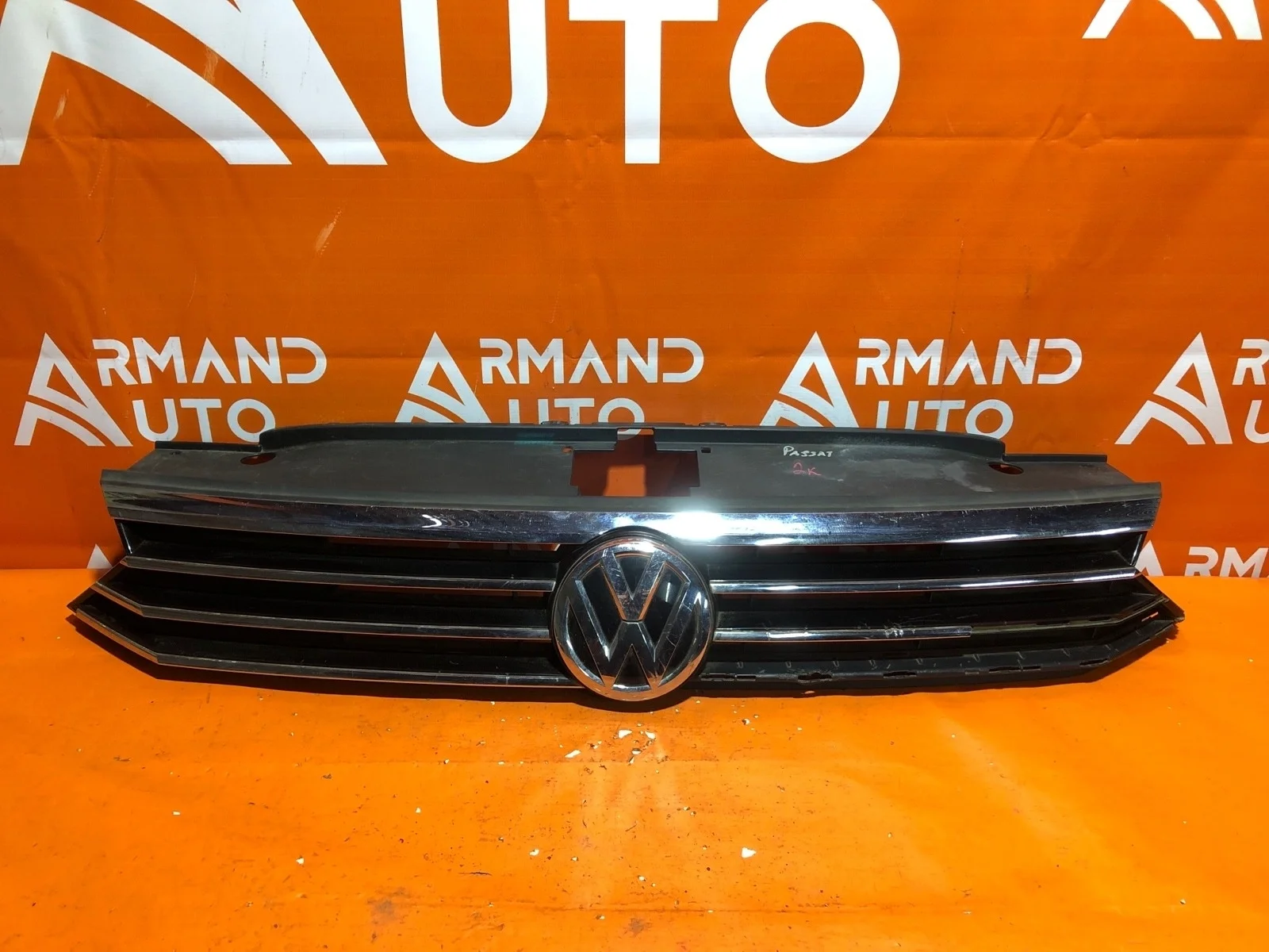 Решетка радиатора Volkswagen Passat 2014-нв B8