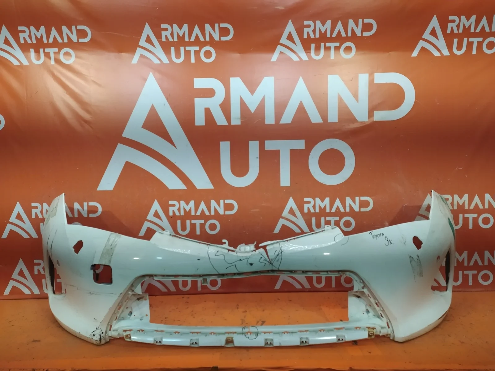 Бампер Toyota Auris 2012-2015