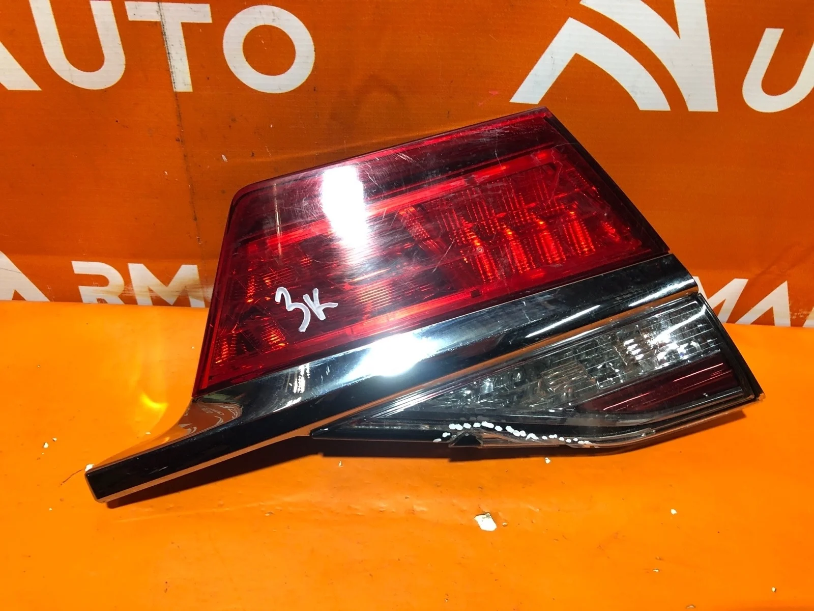 Фонарь внутренний Toyota Camry 2014-2018 7 XV50