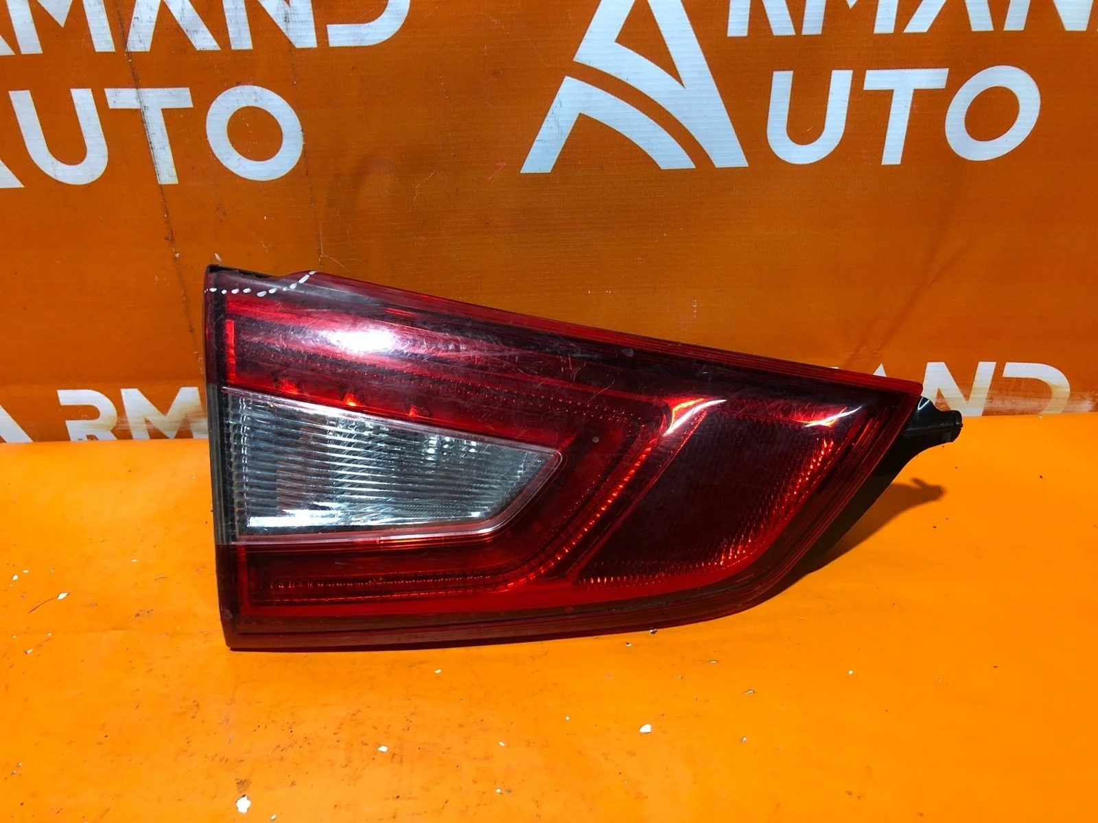 Фонарь внутренний Nissan Qashqai 2013-2019 j11