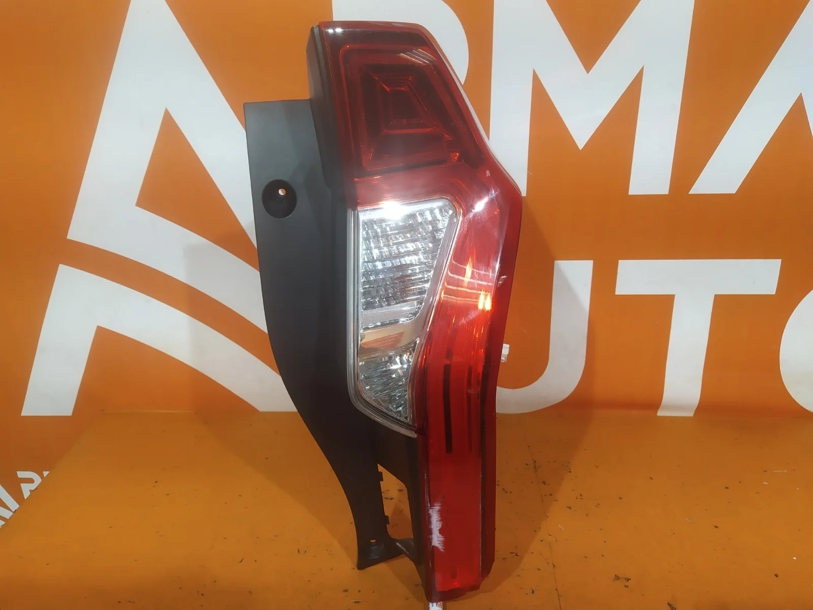Фонарь Mitsubishi Pajero Sport 2015-2021 3