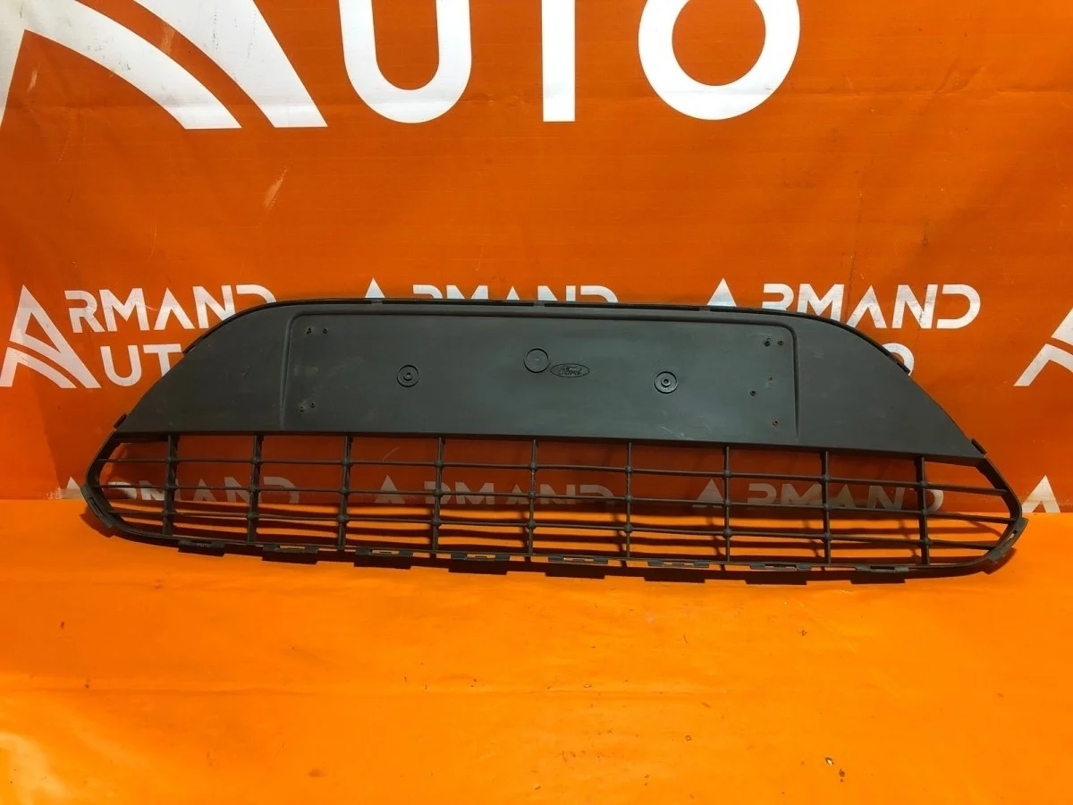 Решетка бампера Ford Focus 2008-2011