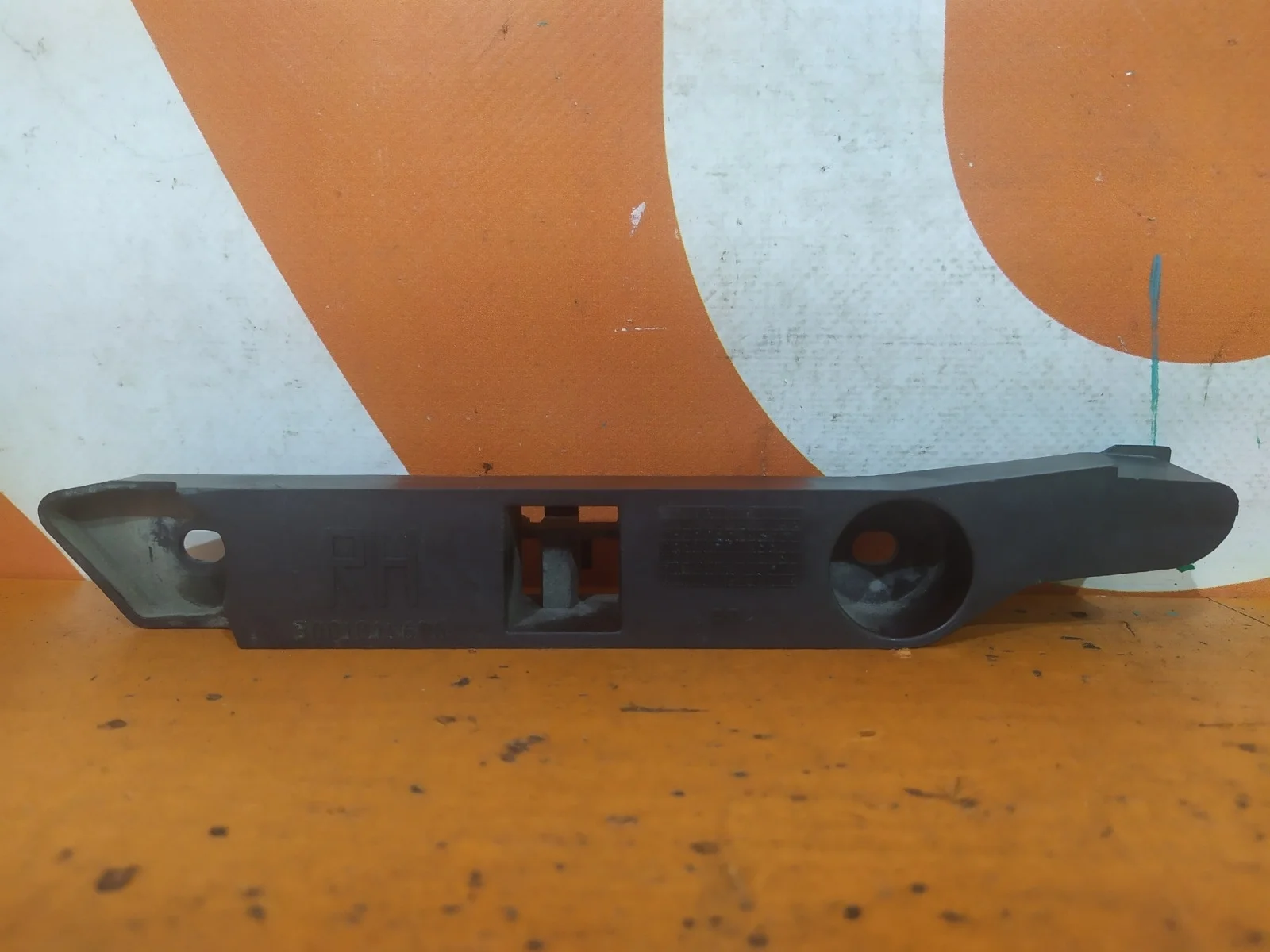 Кронштейн бампера Ford Focus 2008-2011