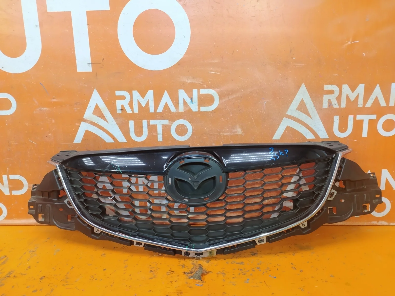 Решетка радиатора Mazda CX-5 2011-2015
