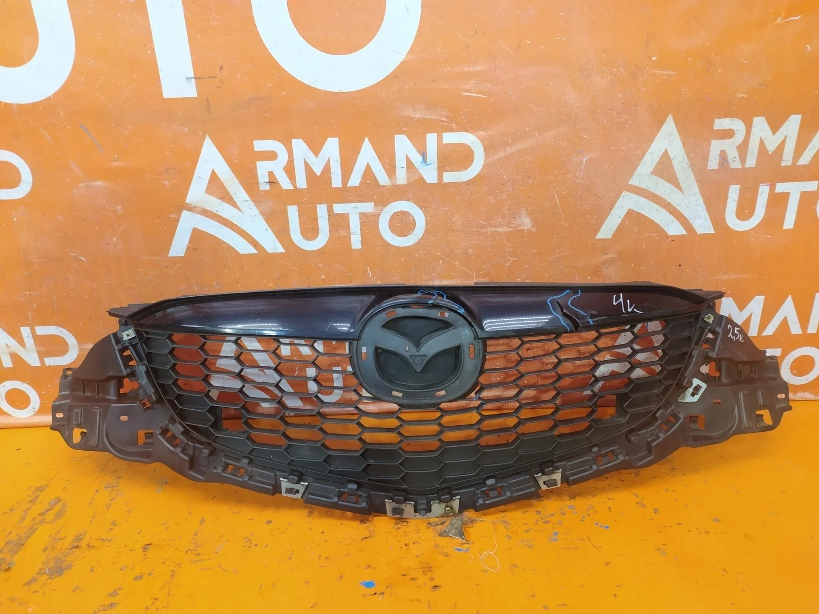 Решетка радиатора Mazda CX-5 2011-2015