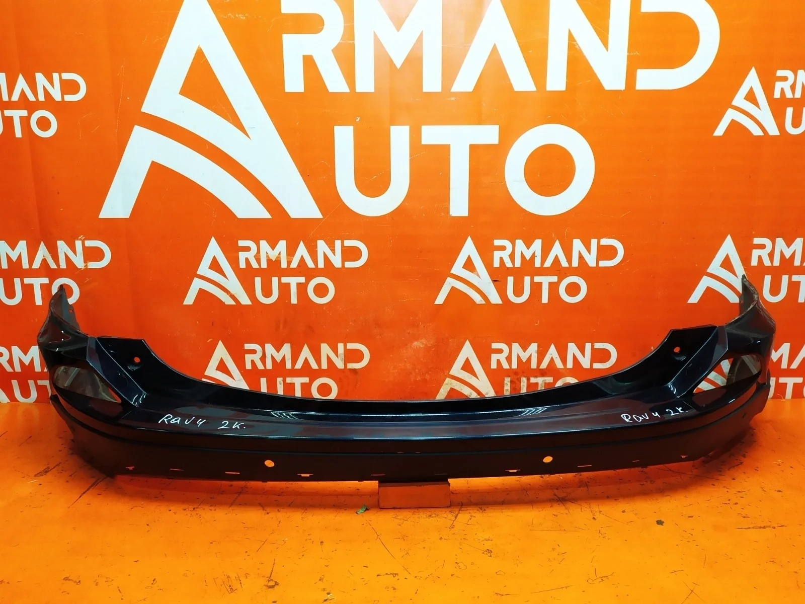 Бампер Toyota RAV4 2015-2019 CA40