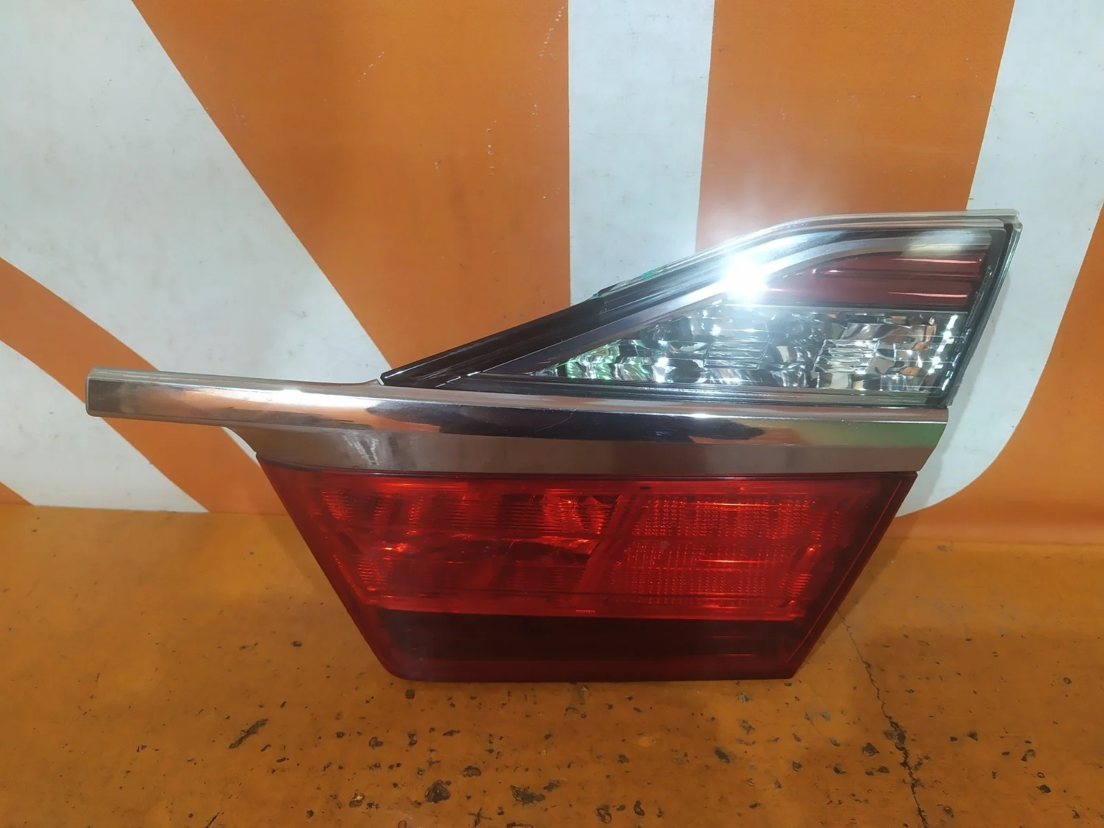 Фонарь внутренний Toyota Camry 2014-2018 7 XV50