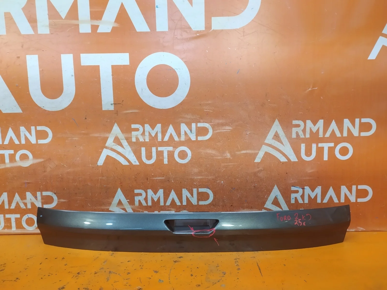 Накладка двери багажника Ford Kuga 2012-2019 CBS