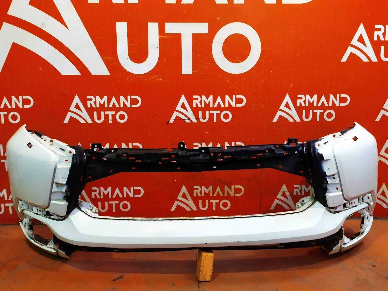 Бампер Mitsubishi Pajero Sport 2015-2021 3