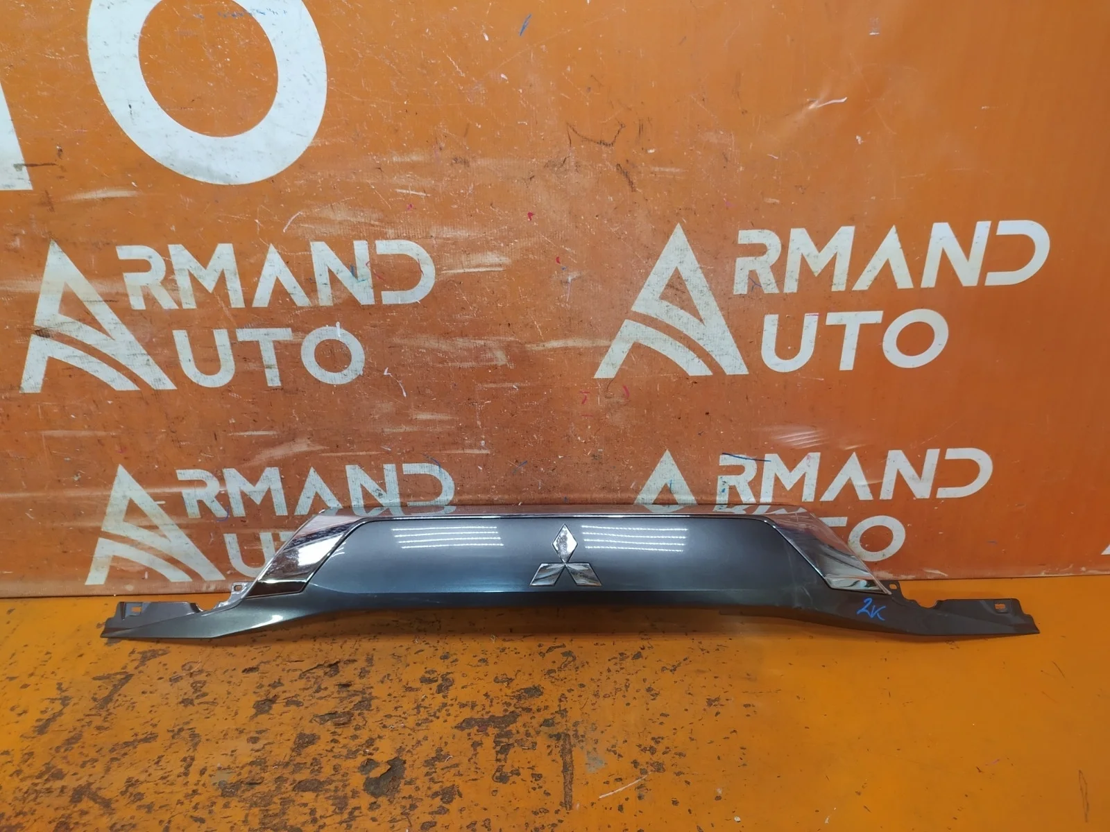 Накладка двери багажника Mitsubishi outlander 2015-нв 3