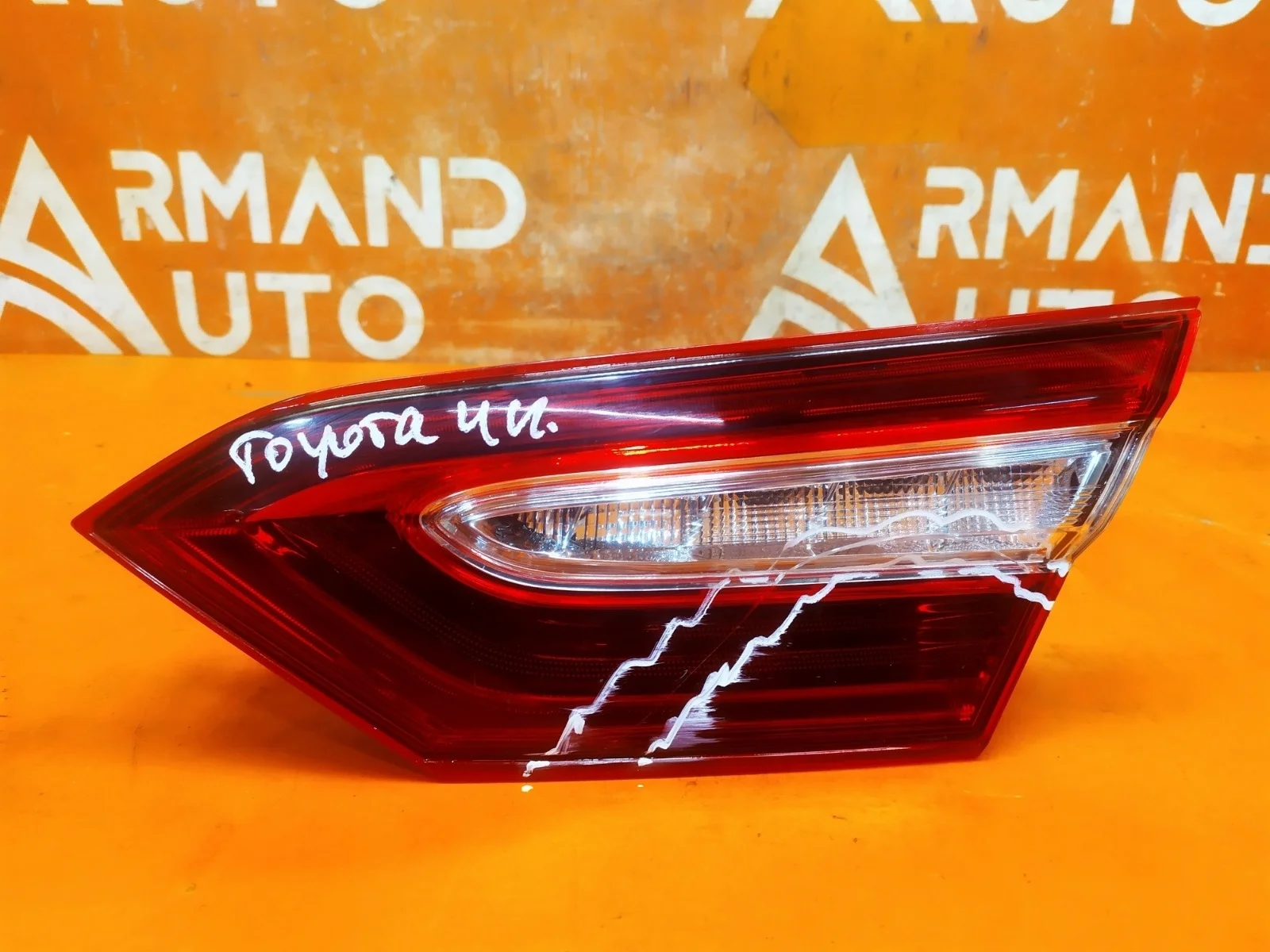 Фонарь внутренний Toyota Camry 2017-нв 8 XV70
