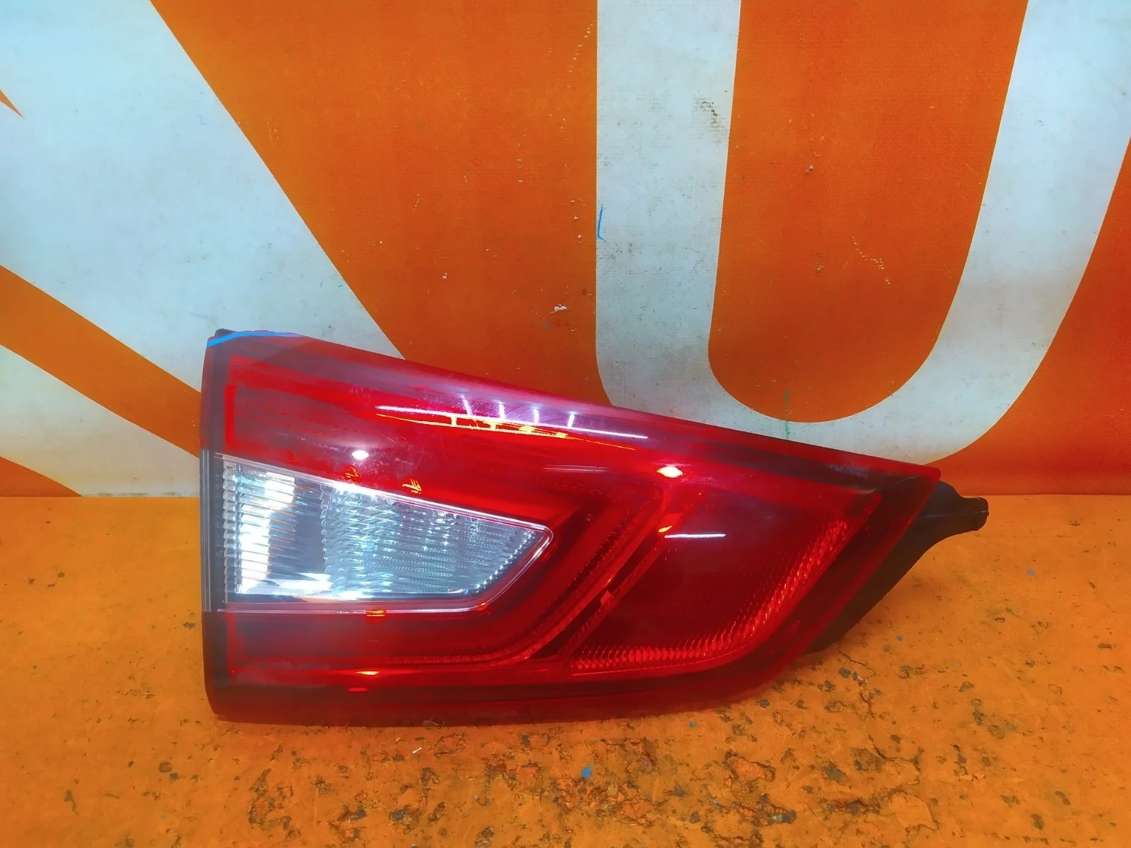 Фонарь внутренний Nissan Qashqai 2013-2019 j11