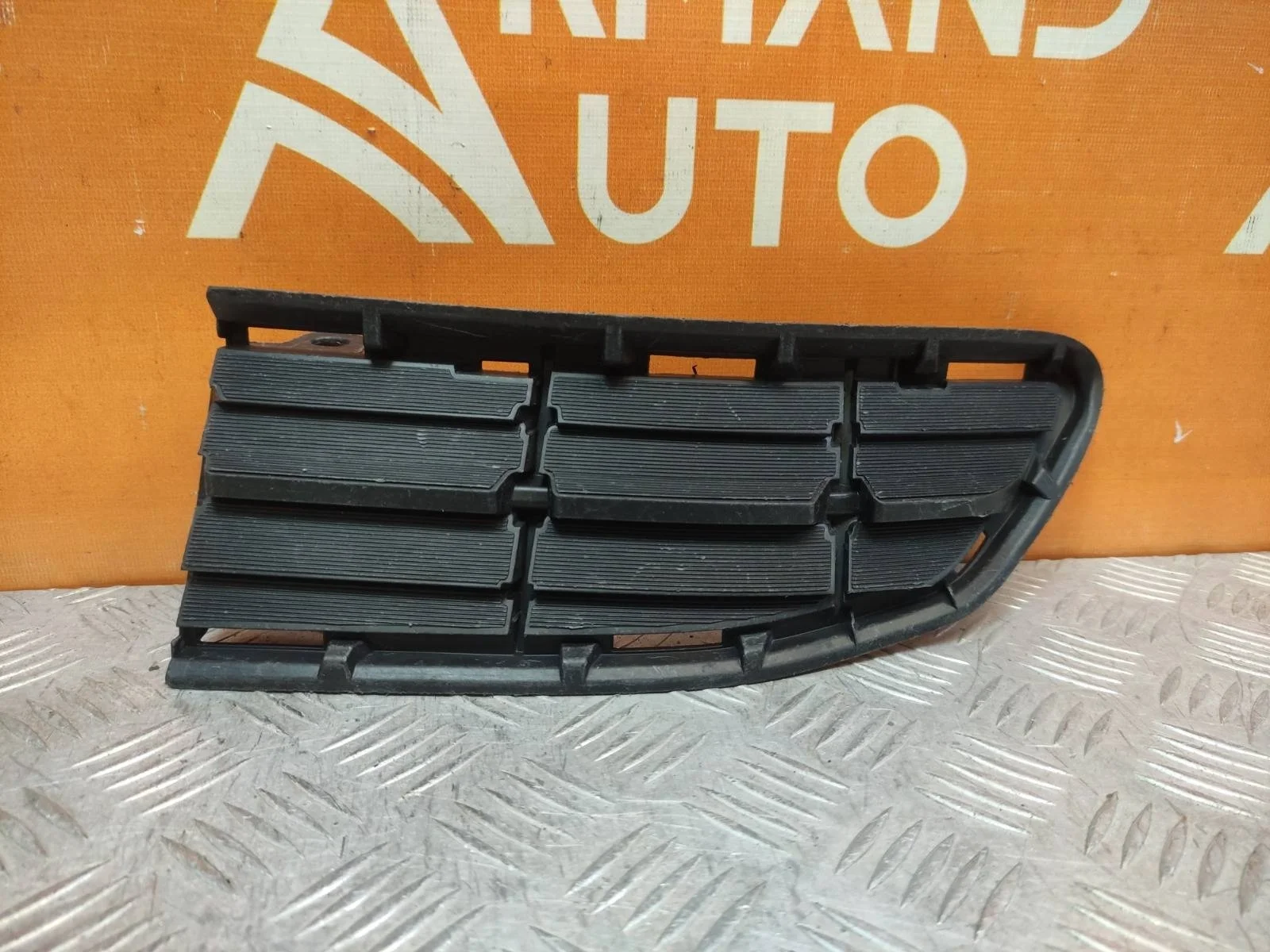 Решетка бампера Toyota RAV4 2012-2015 CA40