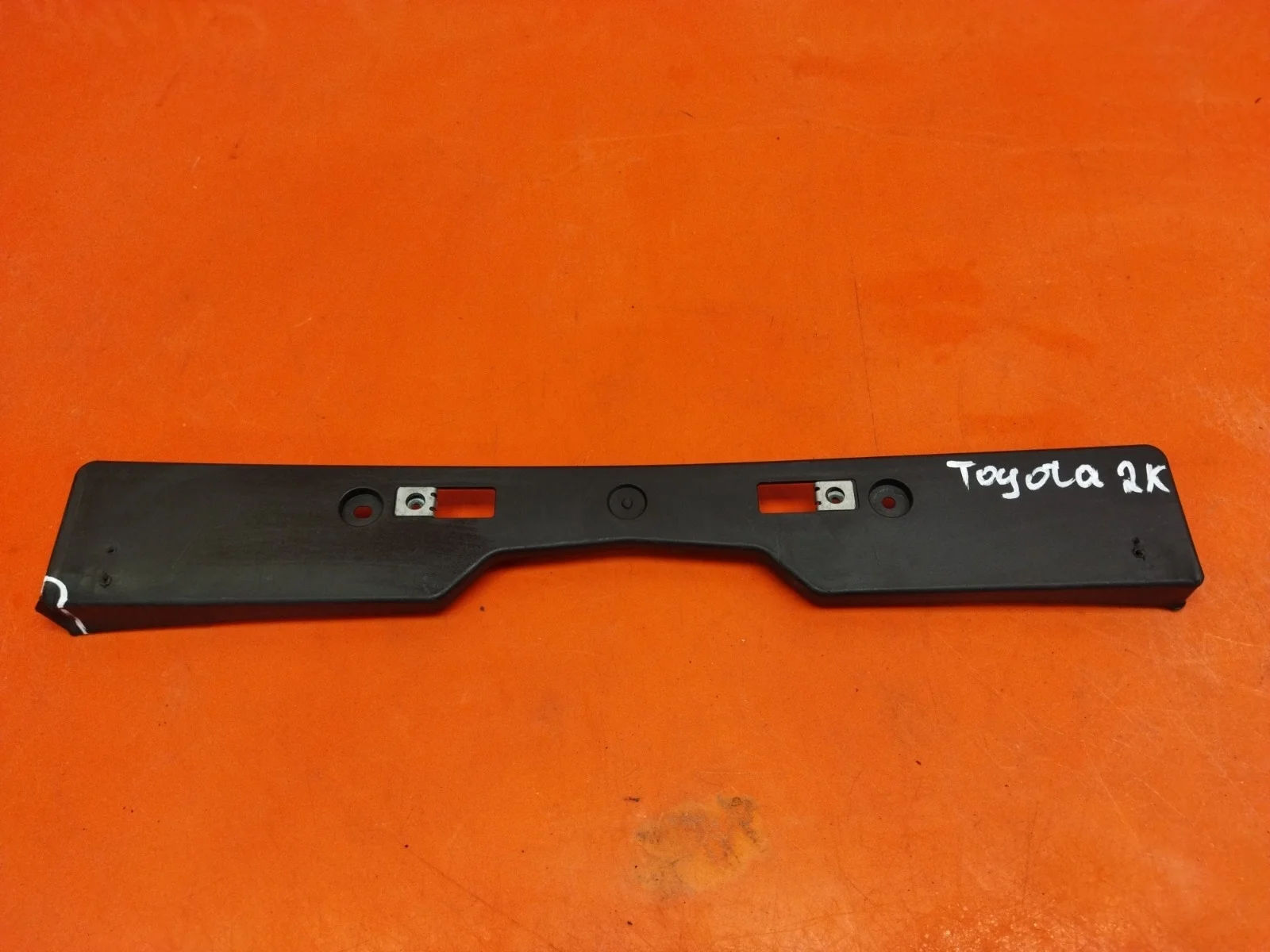 Площадка под гос номер Toyota RAV4 2015-2019 CA40