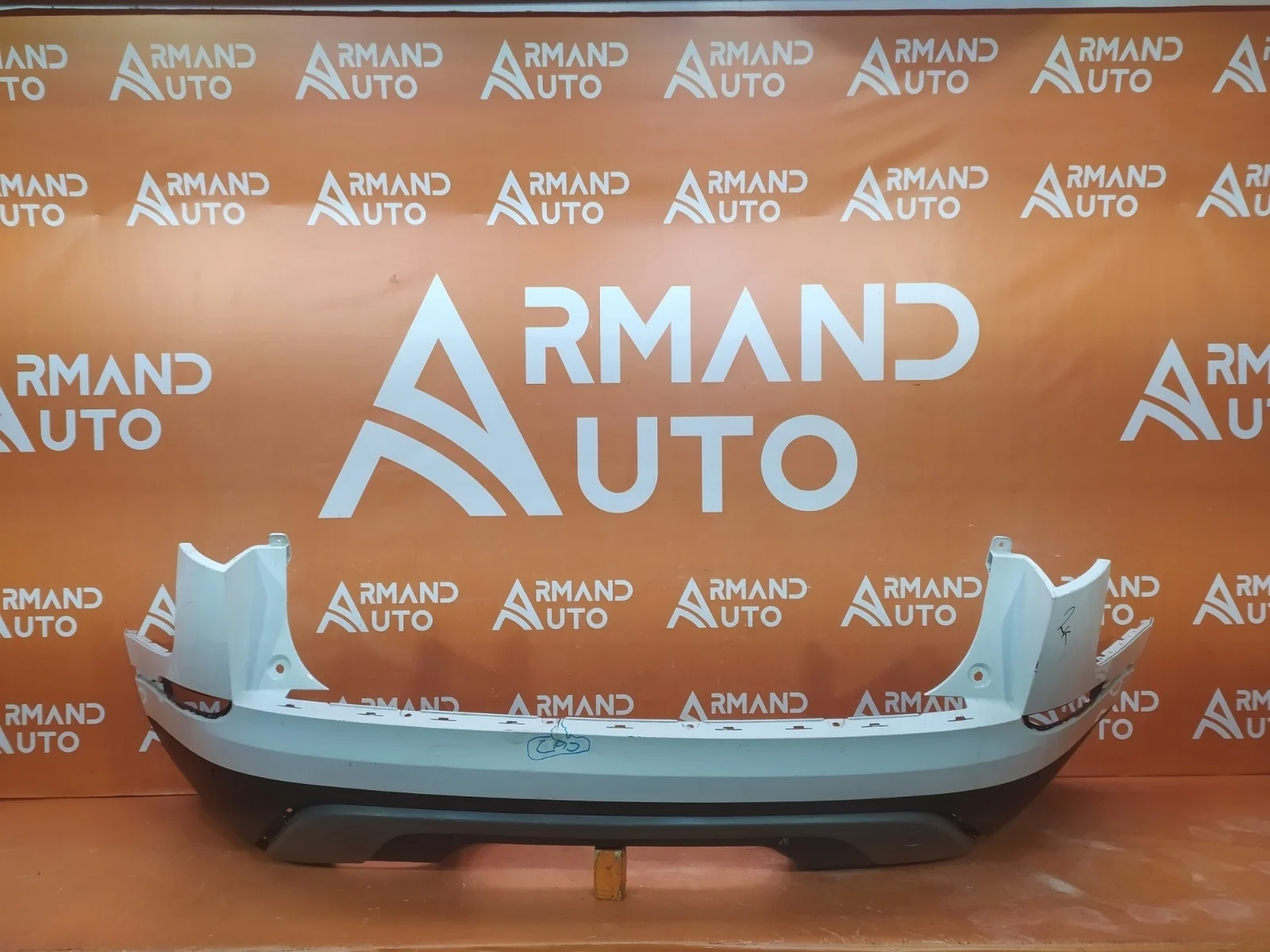 Бампер Land Rover Range Velar 2017-нв L560