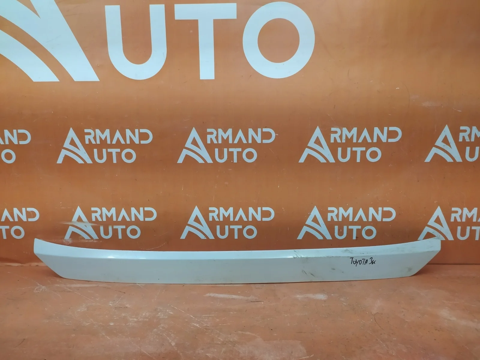 Накладка двери багажника Toyota RAV4 2015-2019 CA40