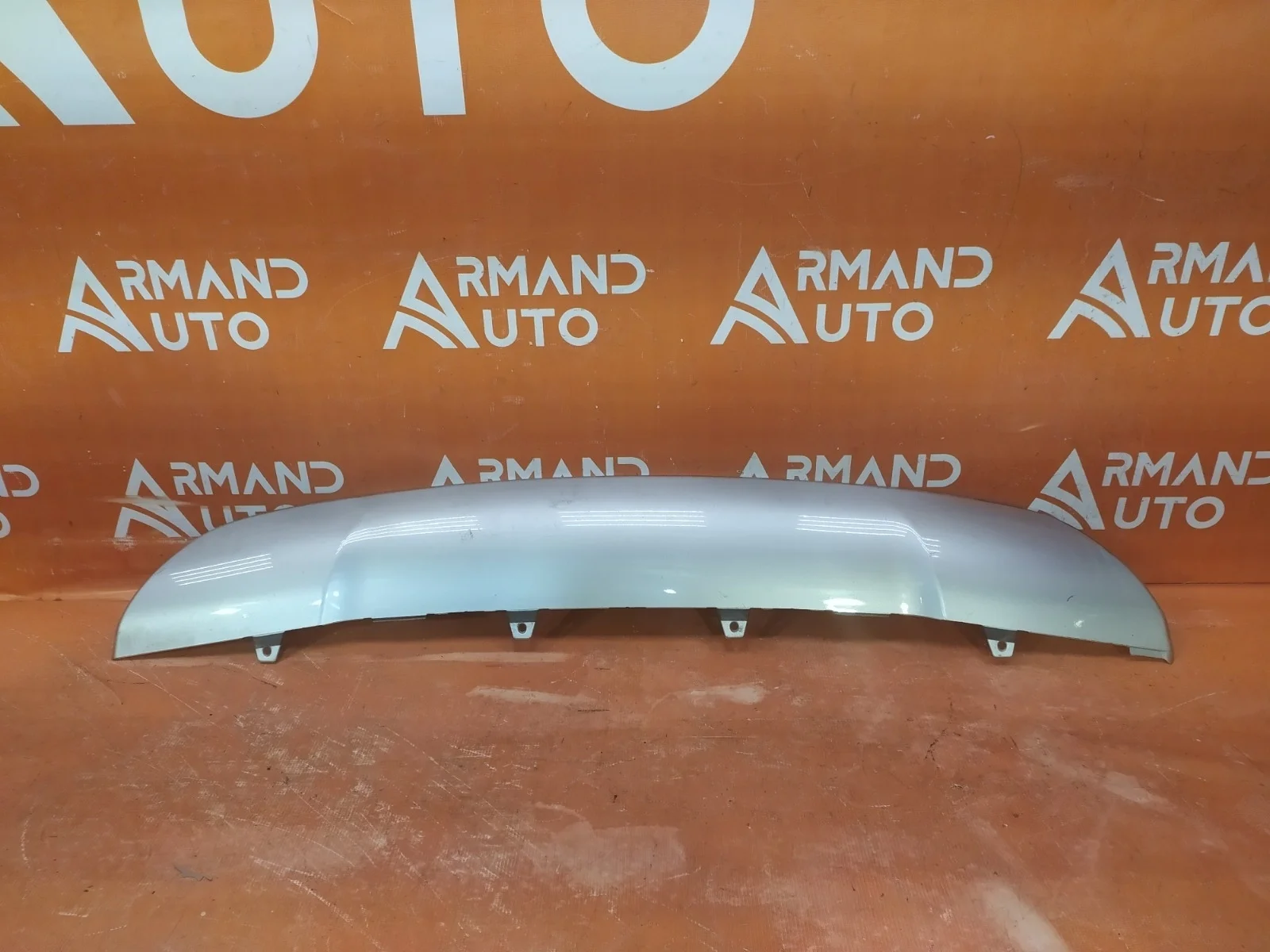 Накладка бампера Toyota RAV4 2015-2019 CA40