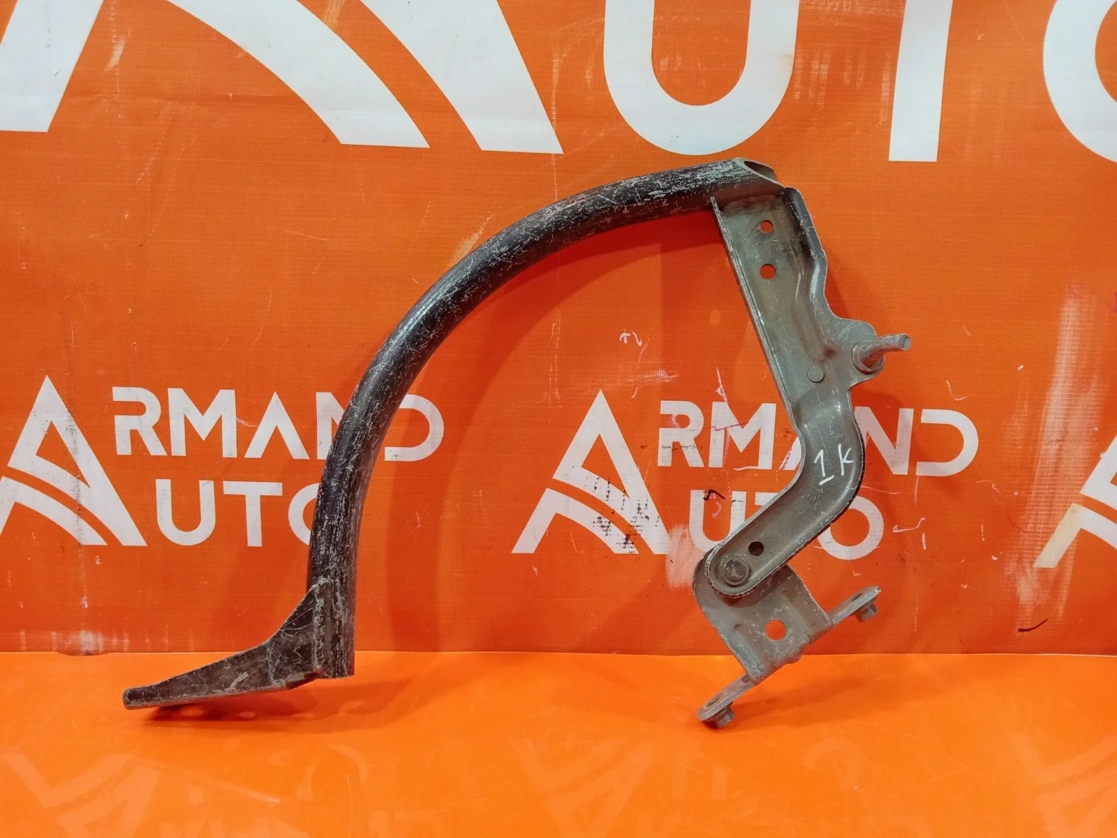 Петля крышки багажника Ford Focus 2011-2019 3