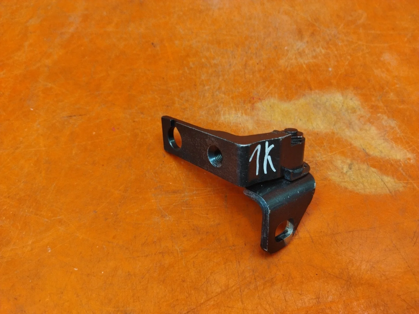 Петля двери нижняя Ford Focus 2011-2019 3