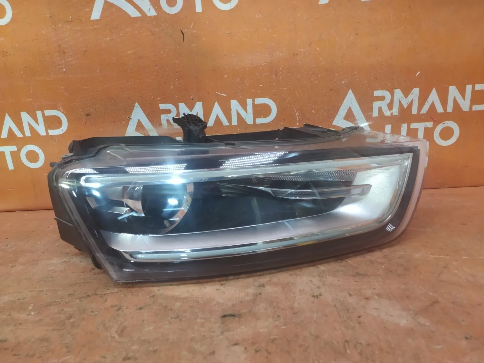 Фара Audi Q3 2011-2014 8U