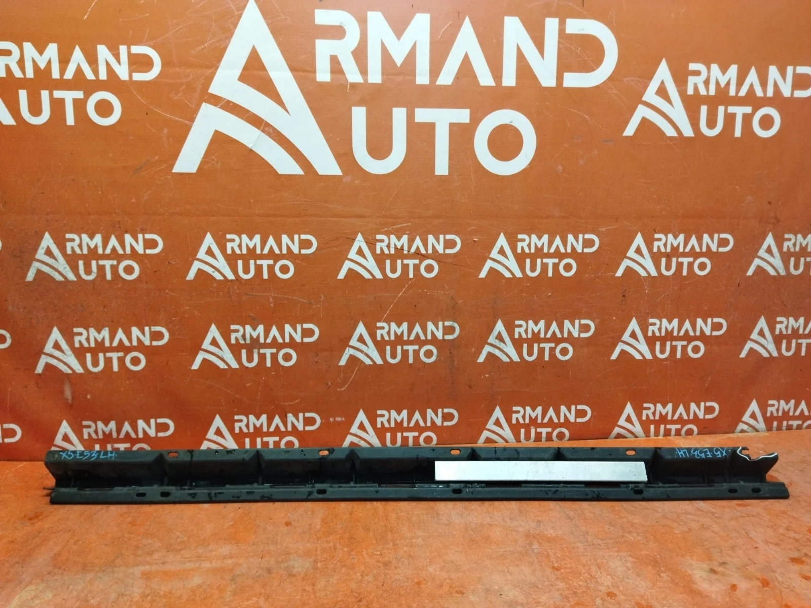 Кронштейн накладки порога BMW X5 1999-2006 E53