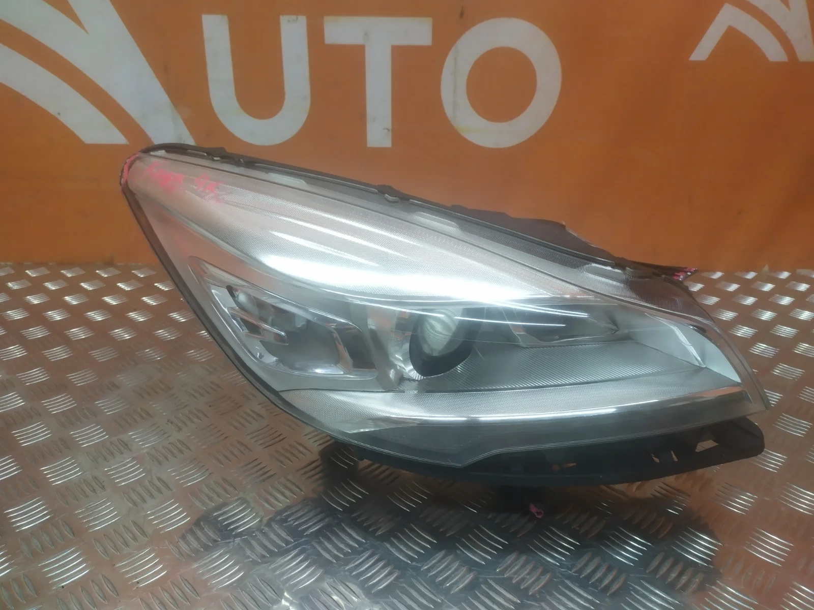 Фара Ford Kuga 2012-2016 CBS