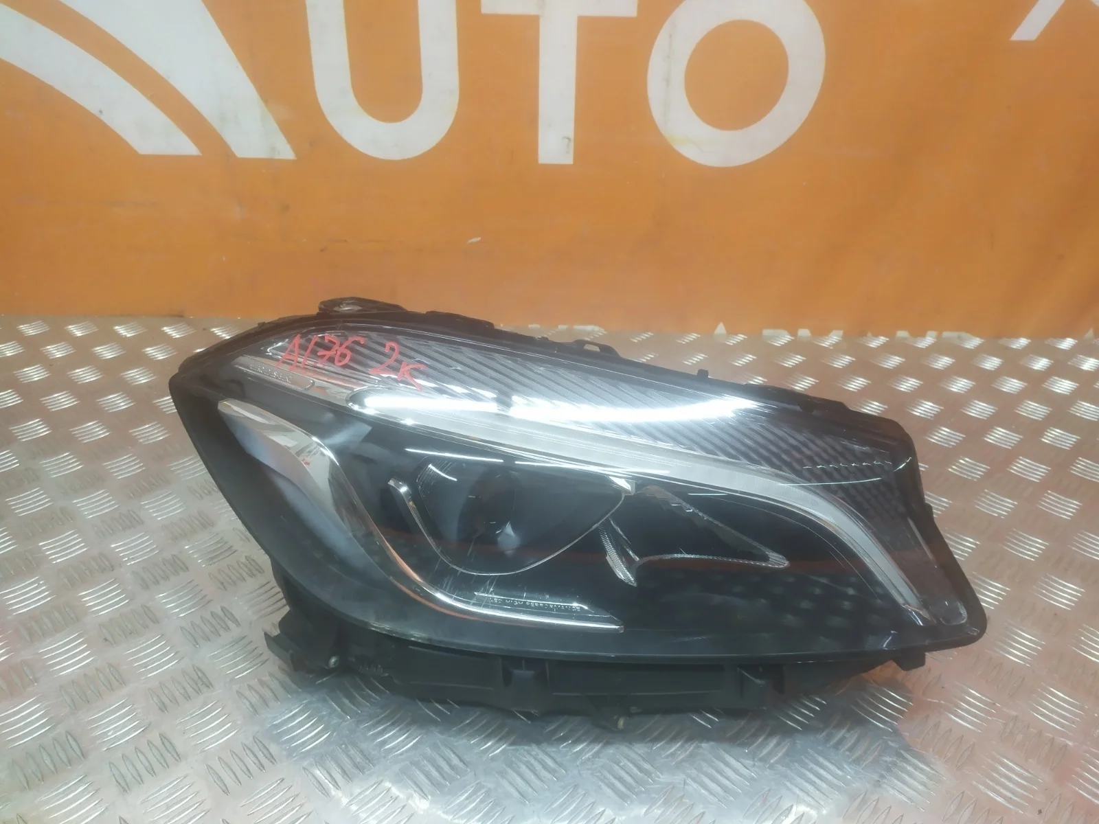 Фара Mercedes A-Class 2015-2018 W176