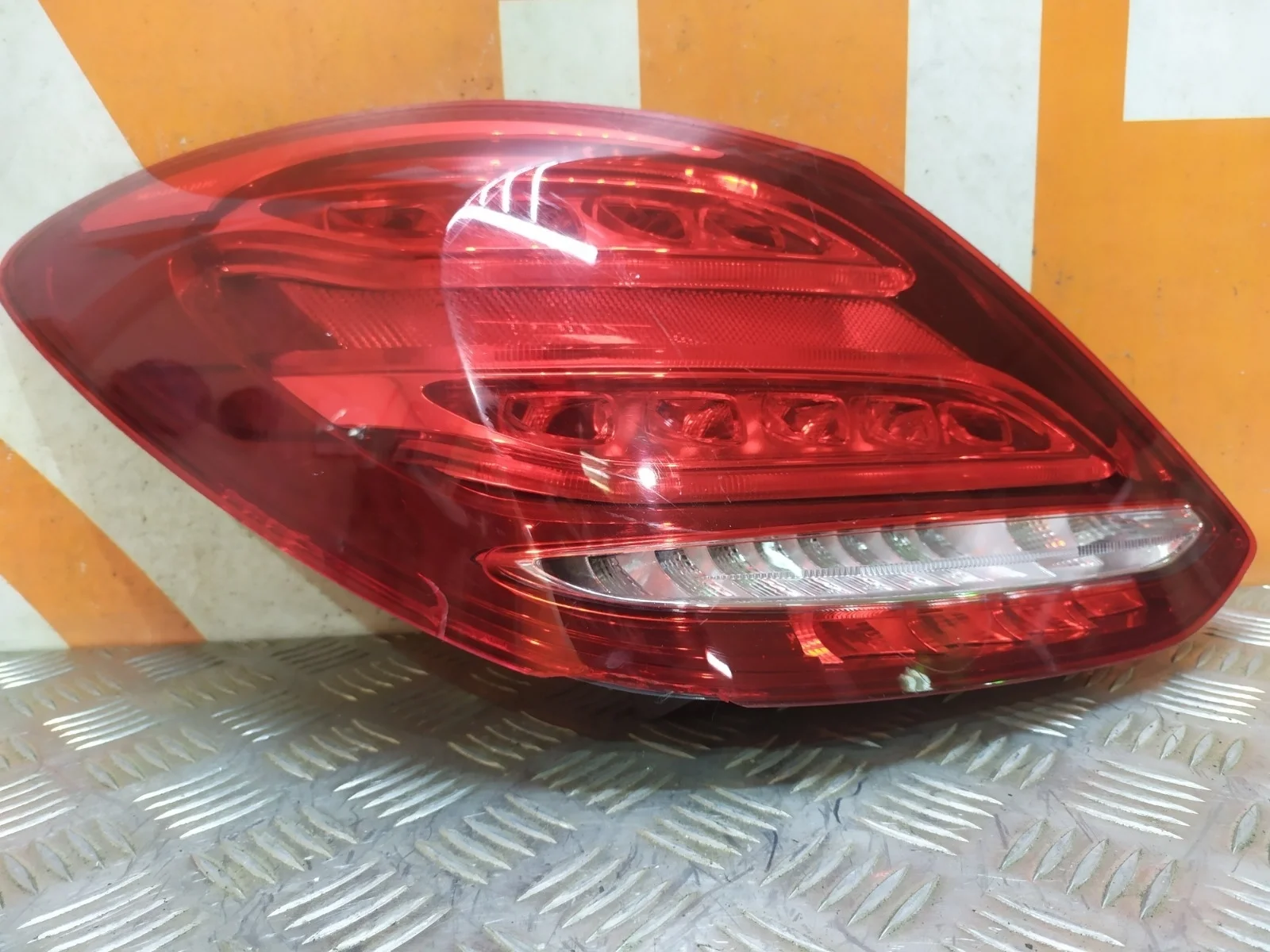 Фонарь Mercedes -Class 2014-2018 W205