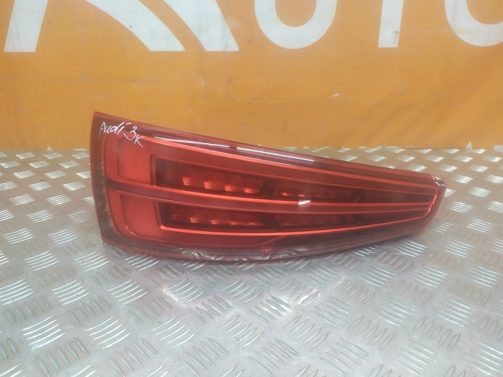 Фонарь Audi Q3 2014-2018 8U