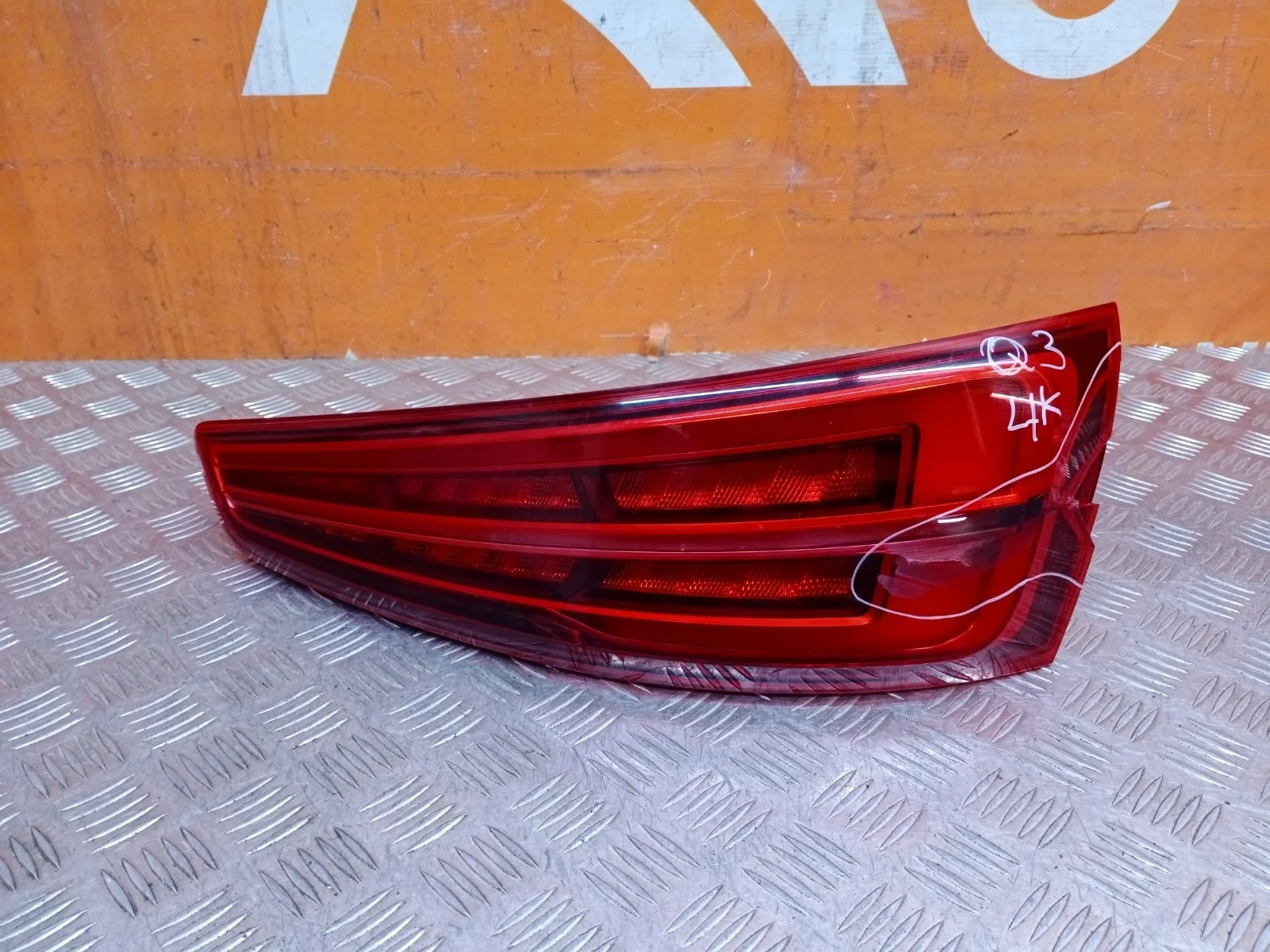 Фонарь Audi Q3 2014-2018 8U