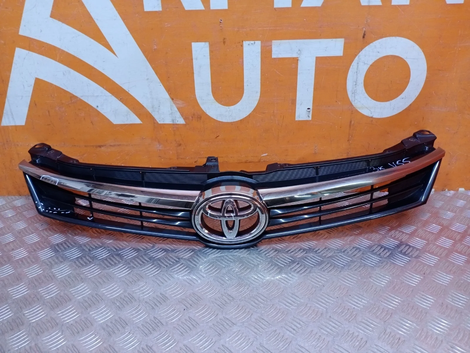 Решетка радиатора Toyota Camry 2014-2017 XV50