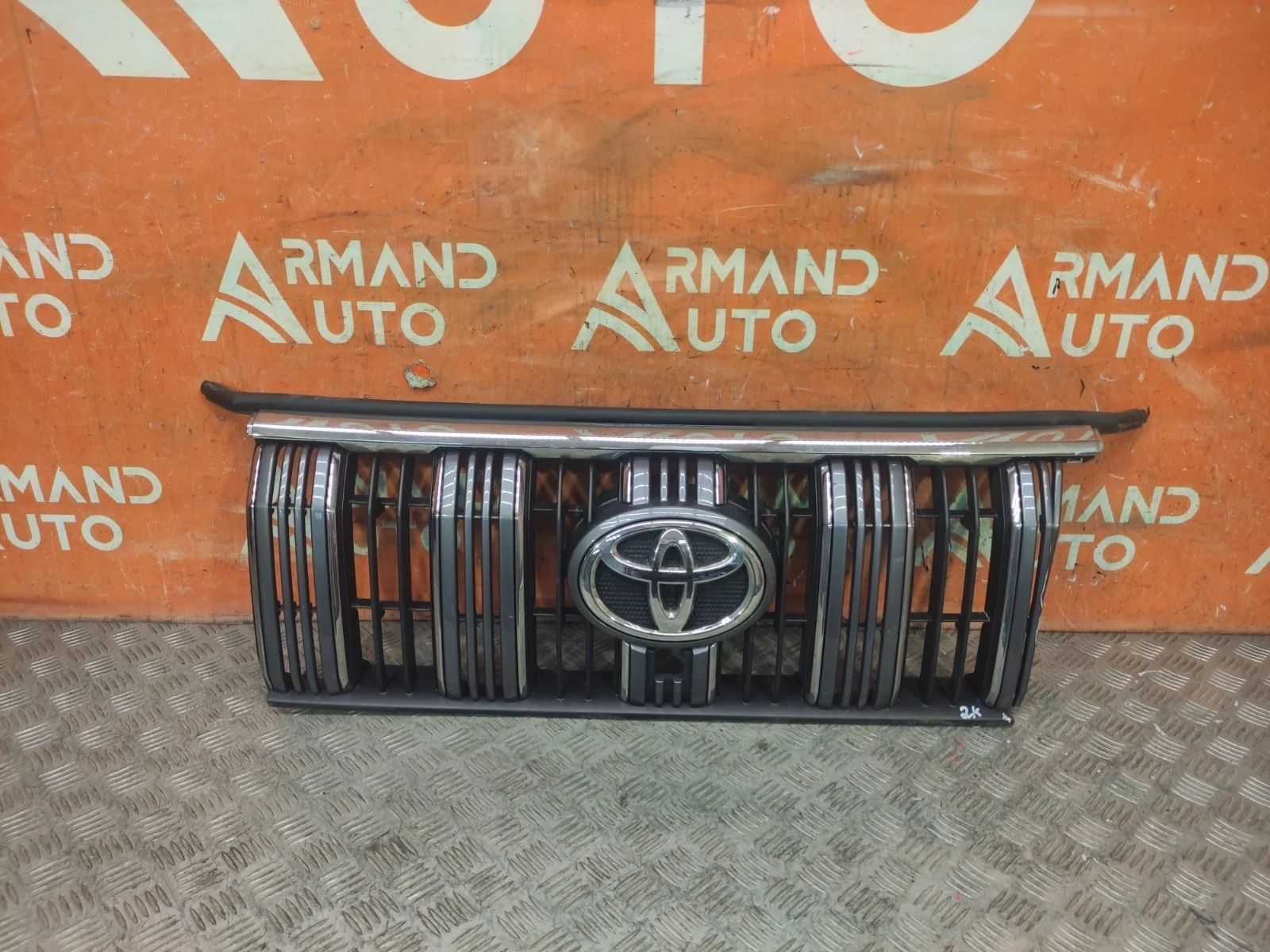 Решетка радиатора Toyota Land Cruiser Prado 2017-2020 150