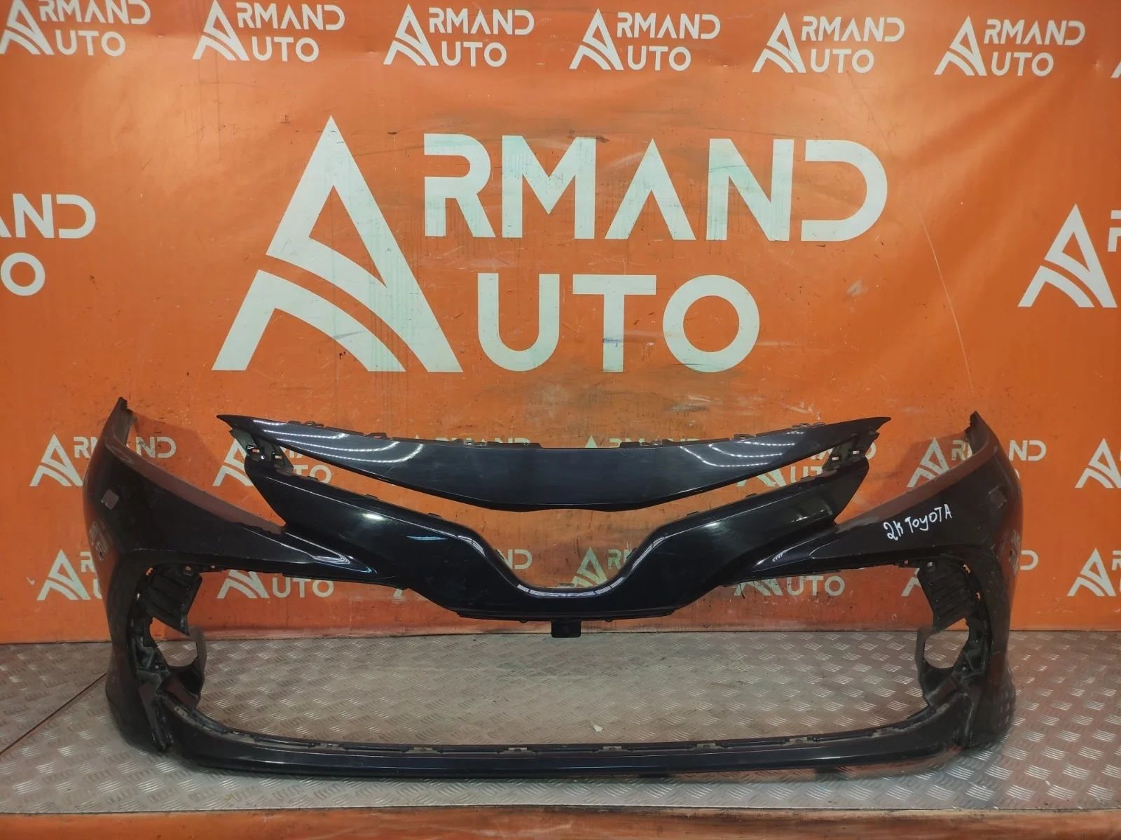Бампер Toyota Camry 2017-2021 8 XV70